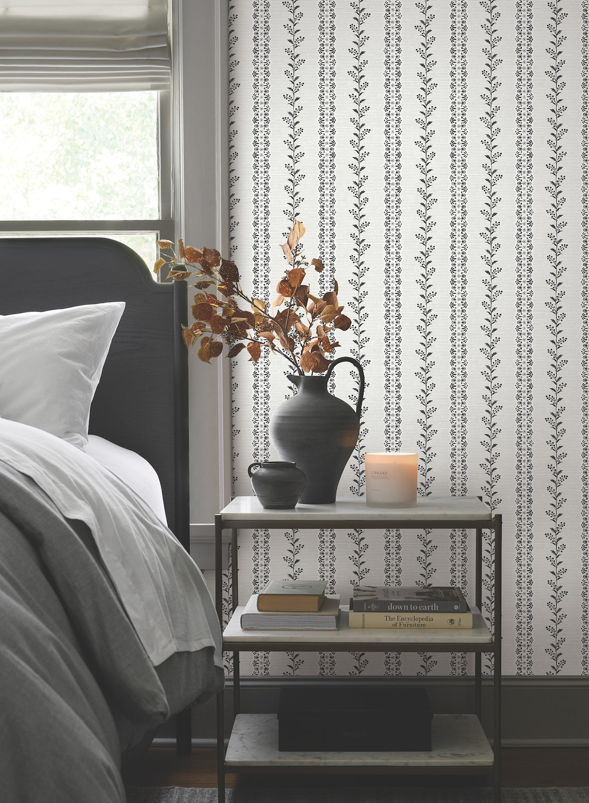 Magnolia Home MF4761 Everleigh White & Black Wallpaper