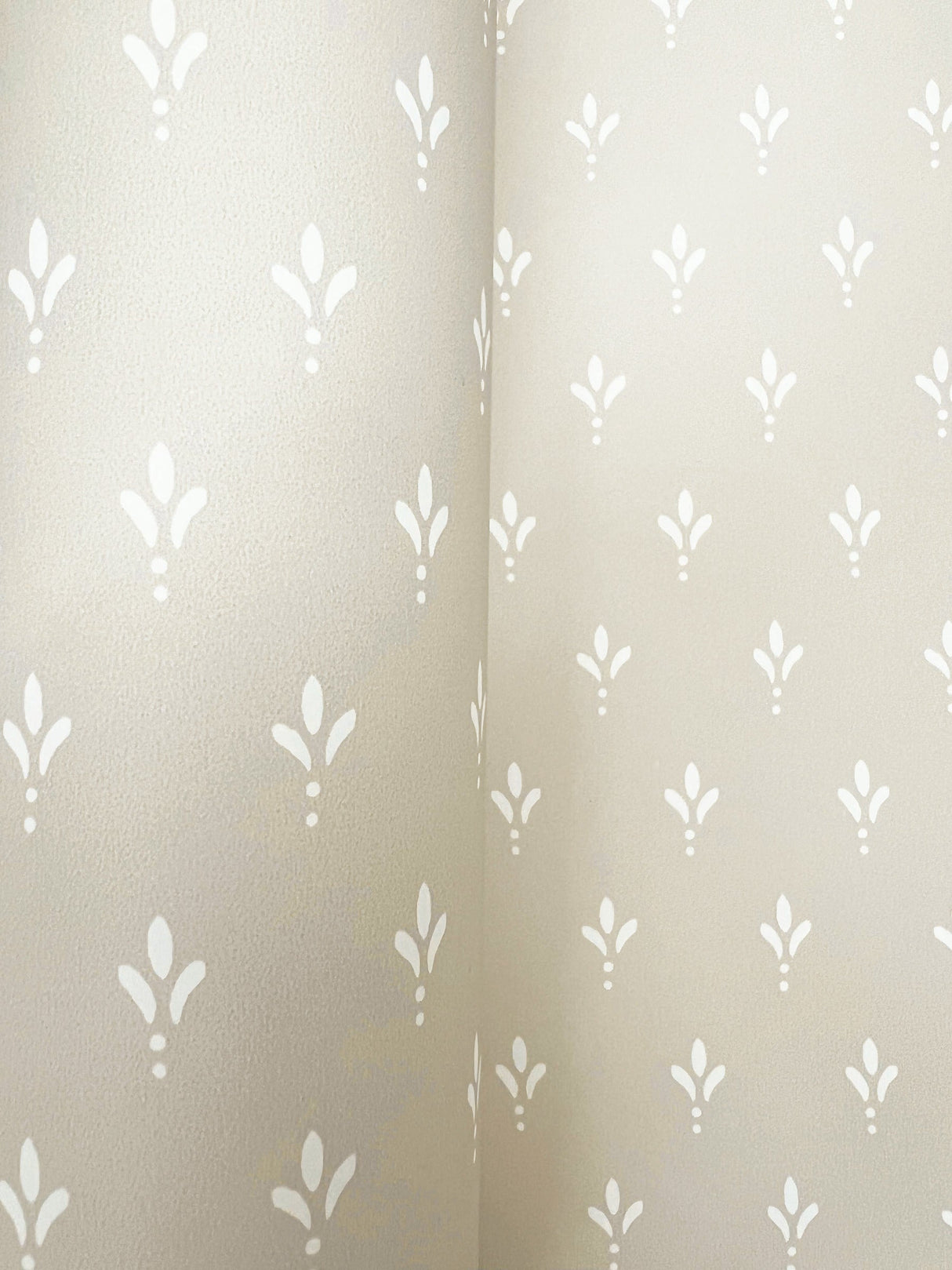 York MF4777 Charm Wallpaper - Eade's Wallpaper