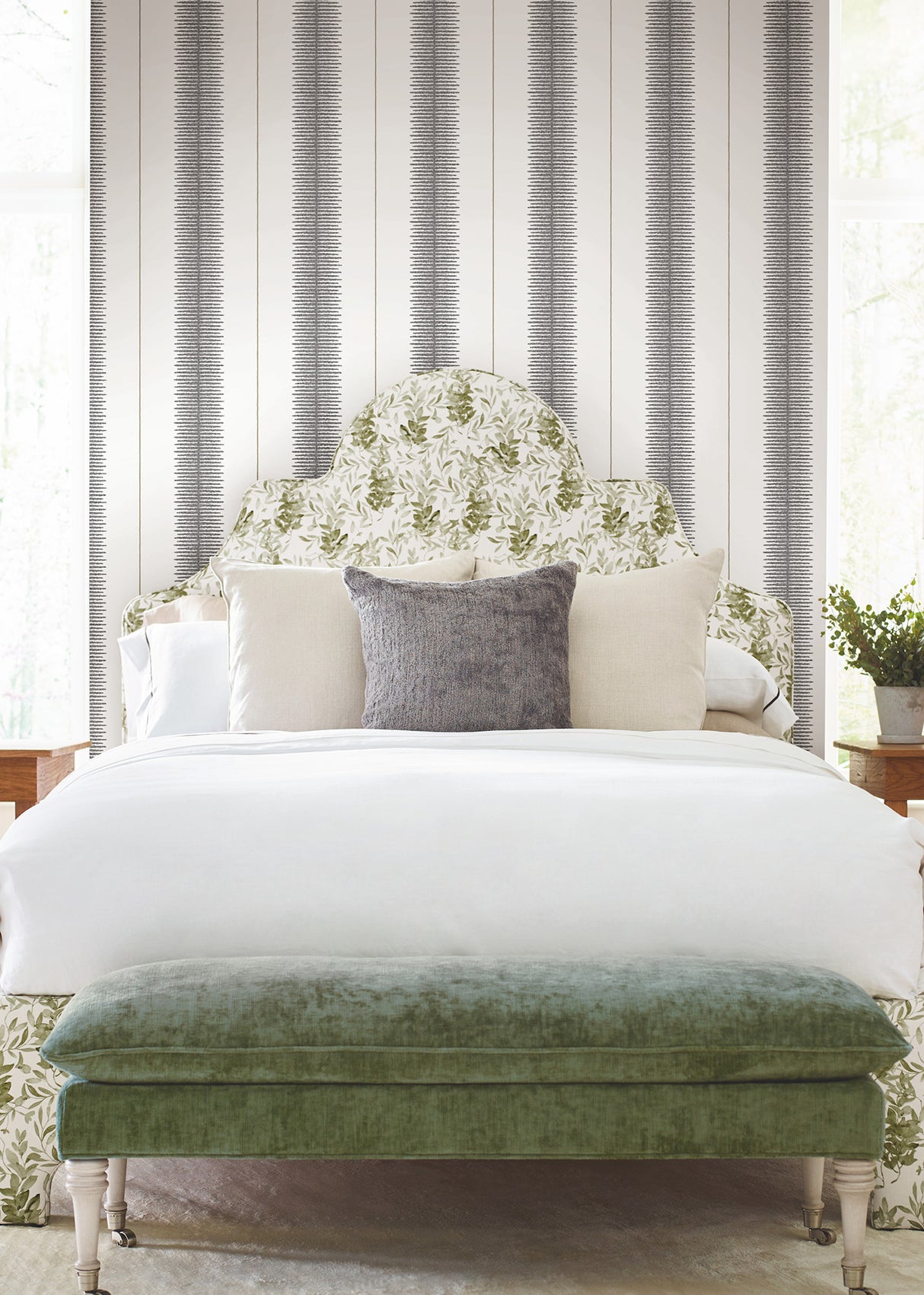 Ronald Redding MX9615 Tandem Stripe Black Wallpaper - Eade's Wallpaper