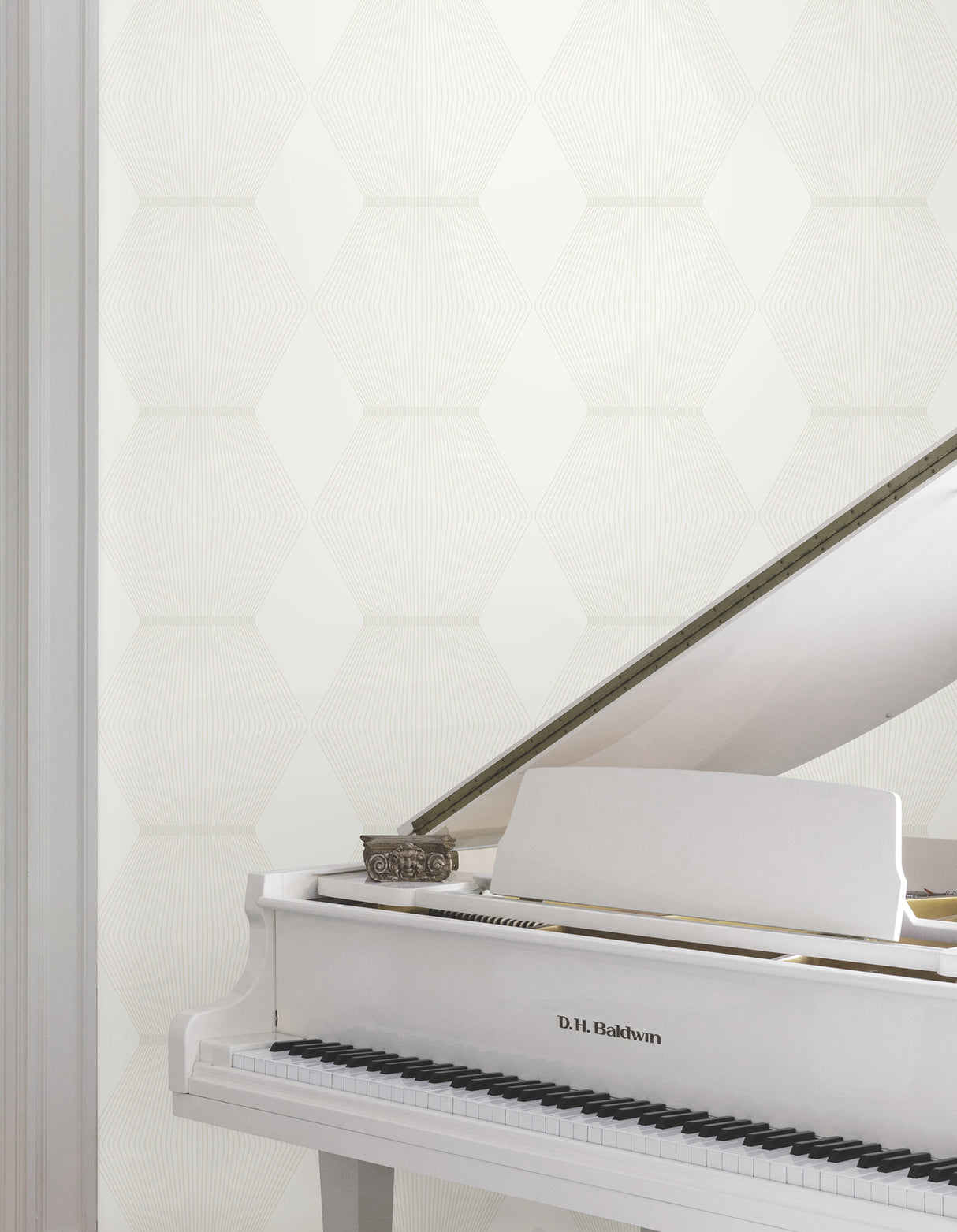 Ronald Redding MX9634 Diamond Legacy White Wallpaper - Eade's Wallpaper