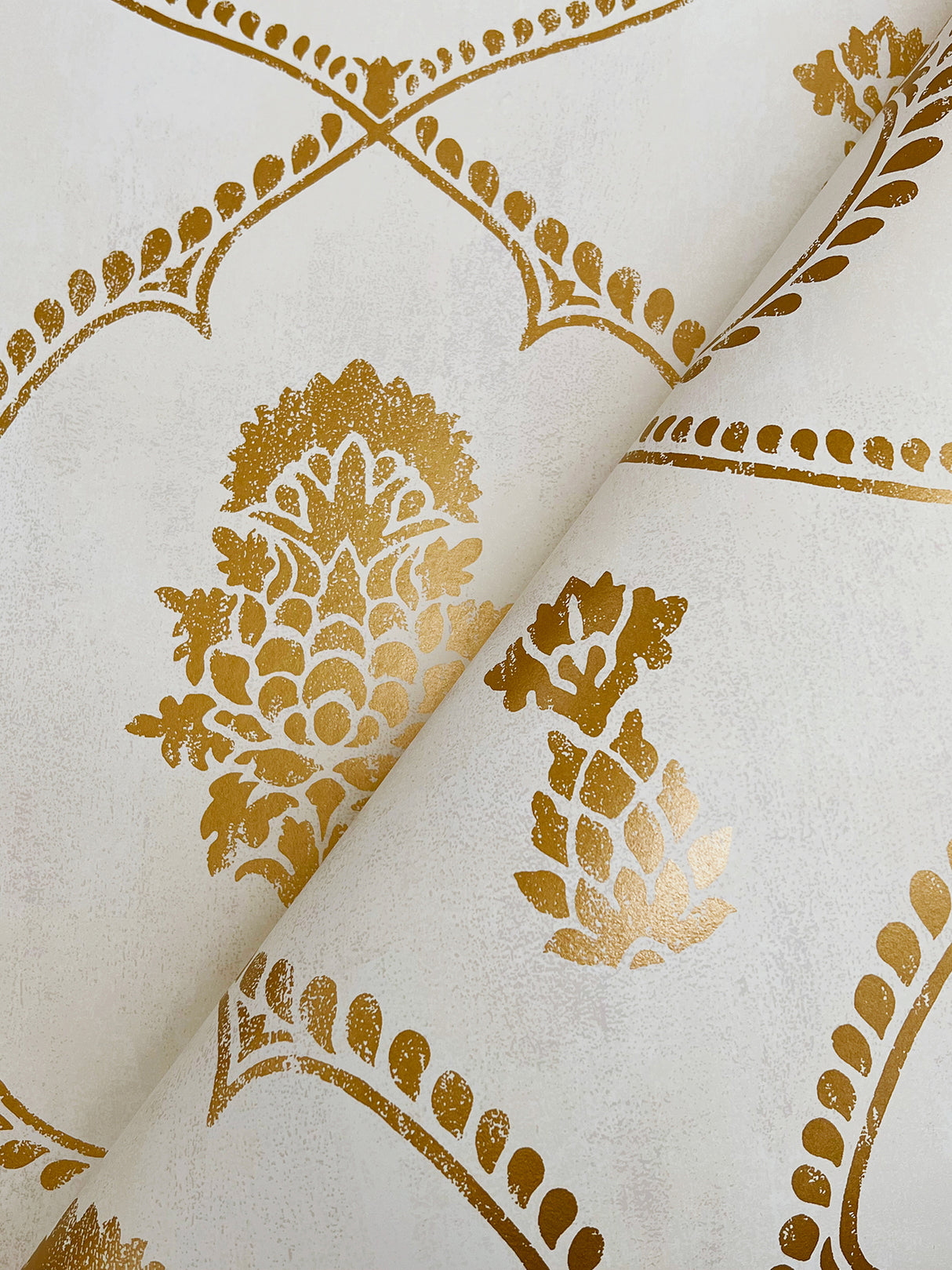Ronald Redding MX9643 Royal Damask Soft Gold Wallpaper - Eade's Wallpaper