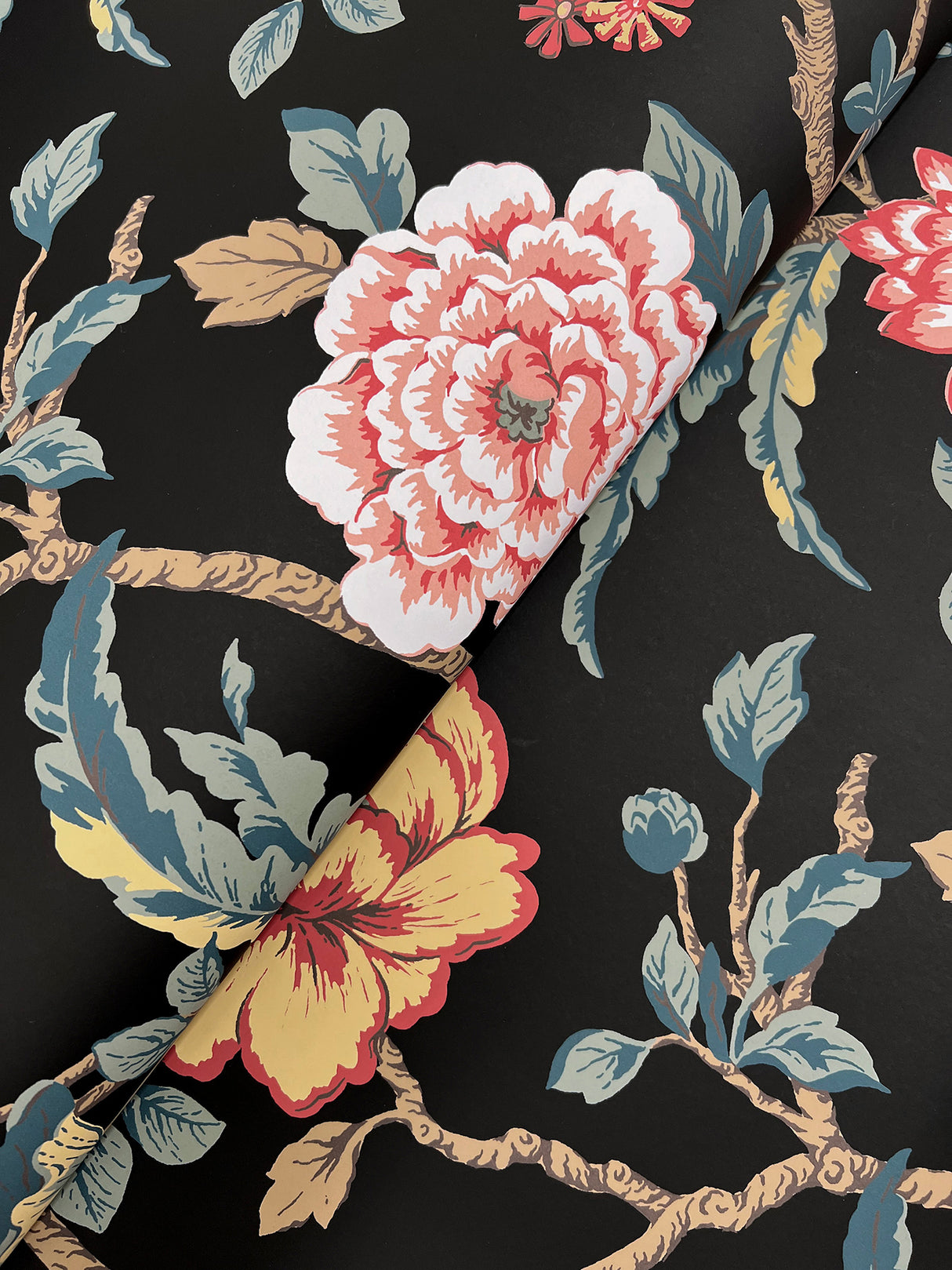 Ronald Redding MX9656 Courtyard Botanical Scarlet Wallpaper - Eade's Wallpaper