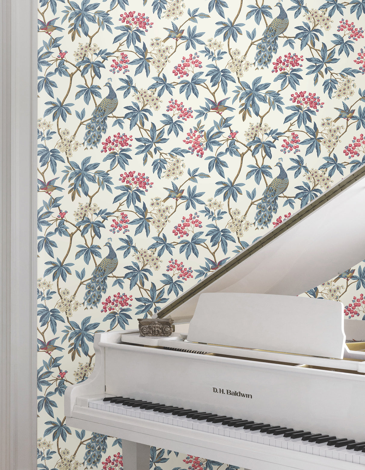Ronald Redding MX9666 Peacock Estate White Wallpaper - Eade's Wallpaper
