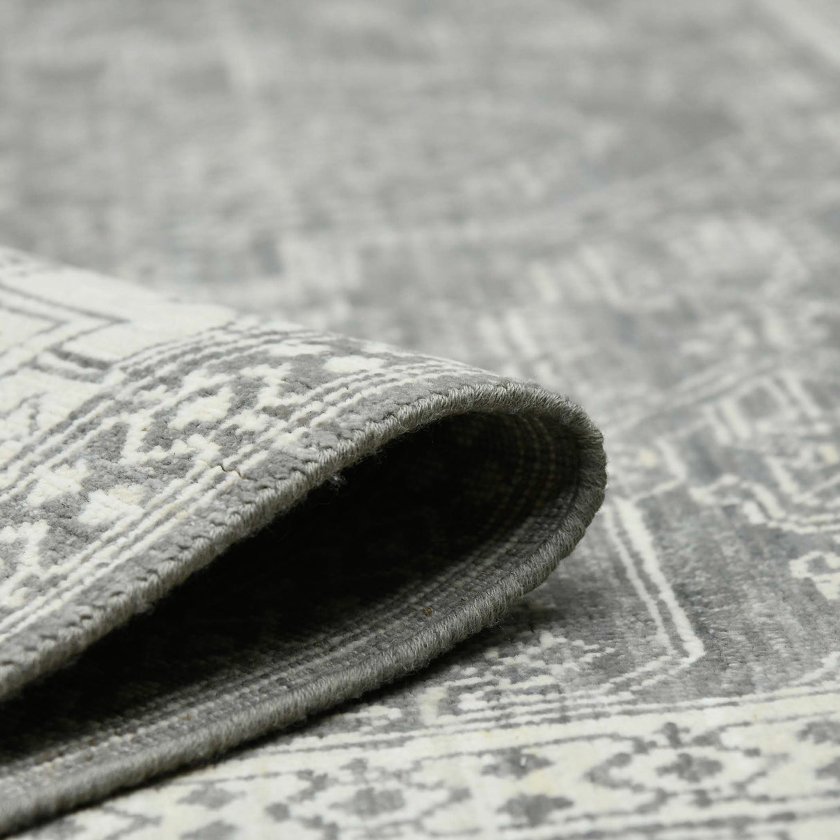 Amer Rugs NUI-4 Nuit Arabe Classic Bordered Area Rug