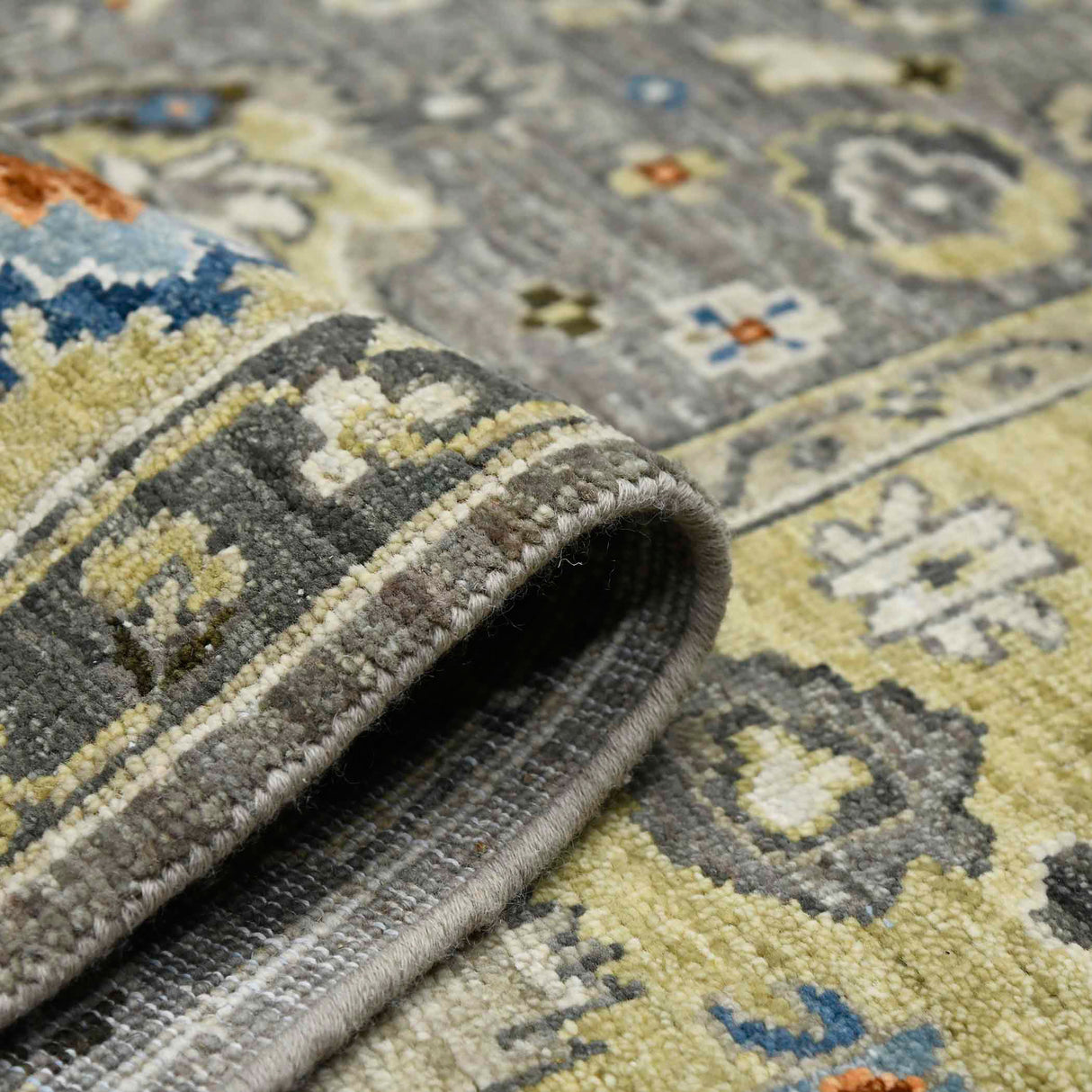 Amer Rugs NUI-46 Nuit Arabe Classic Bordered /Mellow Area Rug