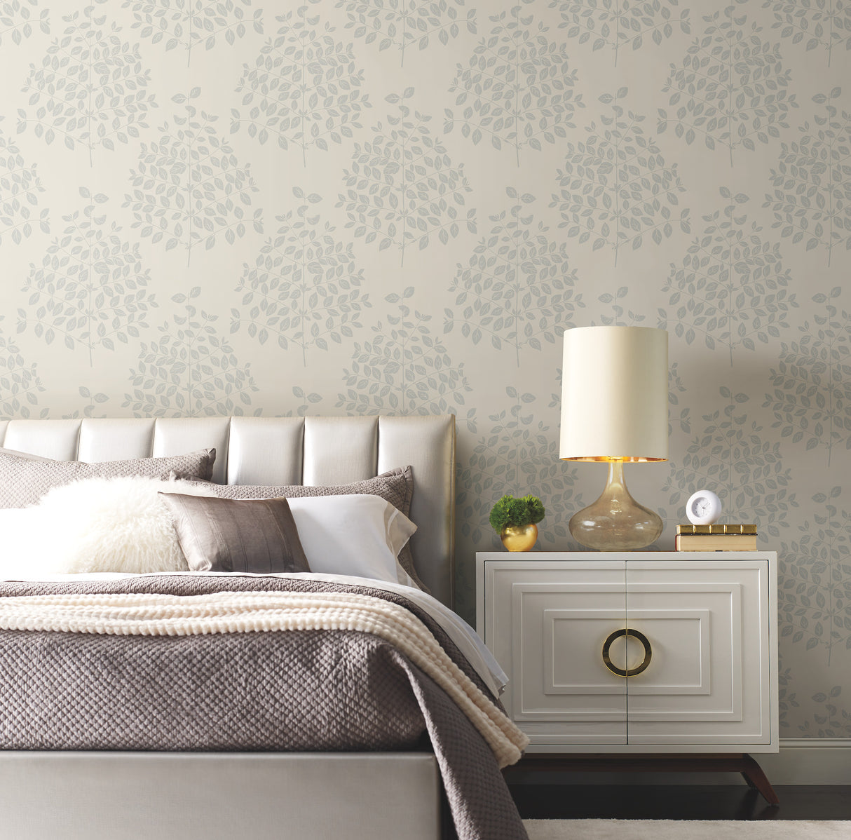 York OS4251 Tender Cream & Silver Wallpaper