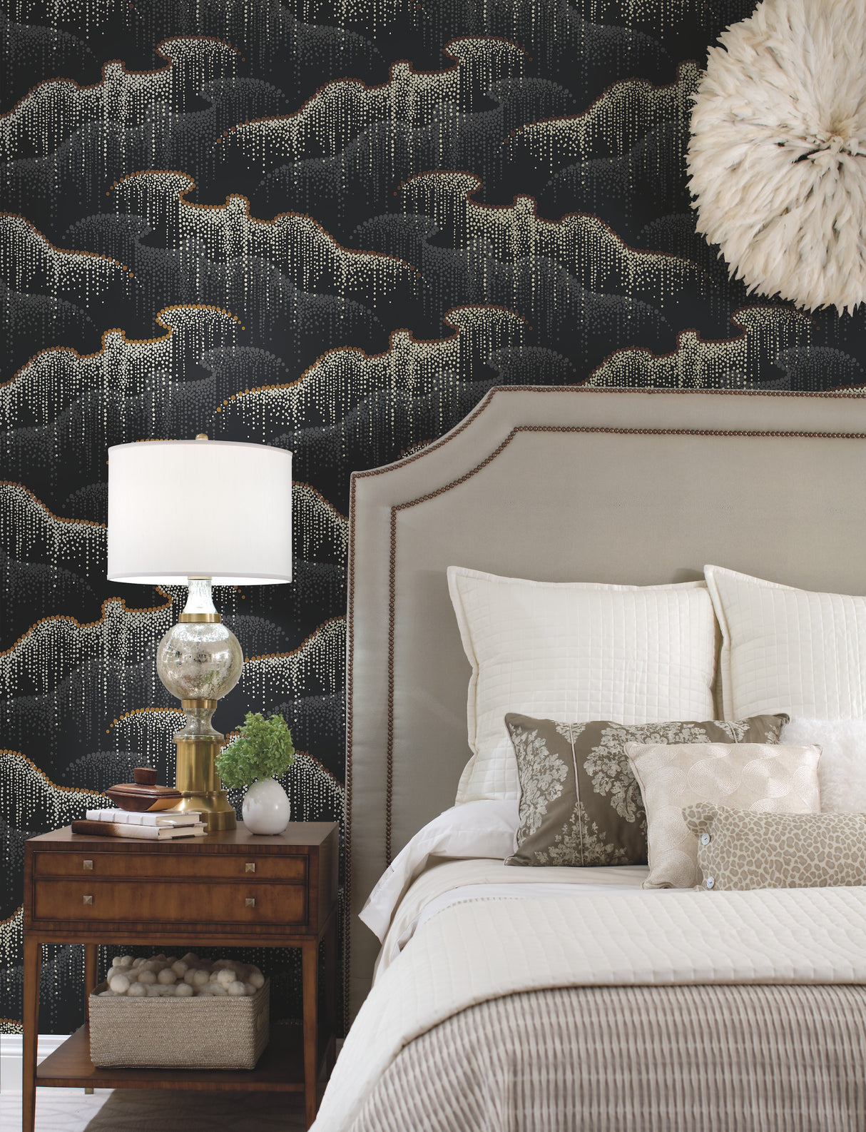 York OS4261 Moonlight Pearls Black Wallpaper