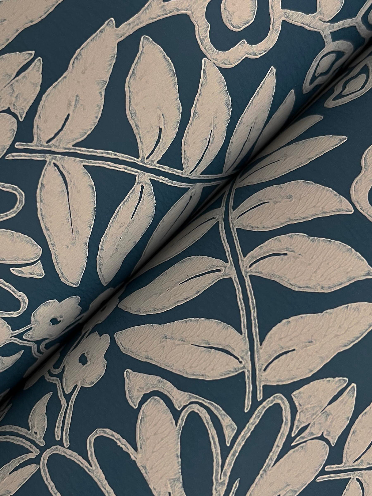 Rifle Paper Co. RF7486 Pineapple Damask Navy Wallpaper