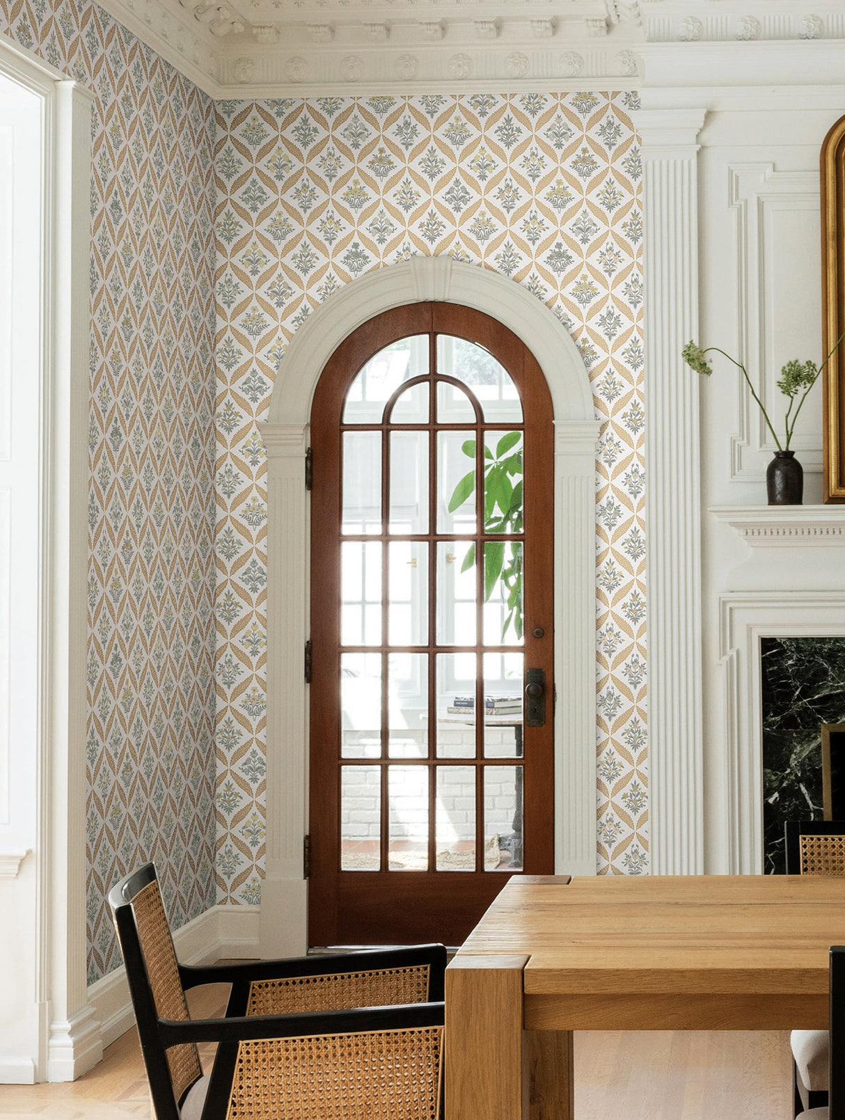 Rifle Paper Co. RF7511 Estee Garden Gold Wallpaper