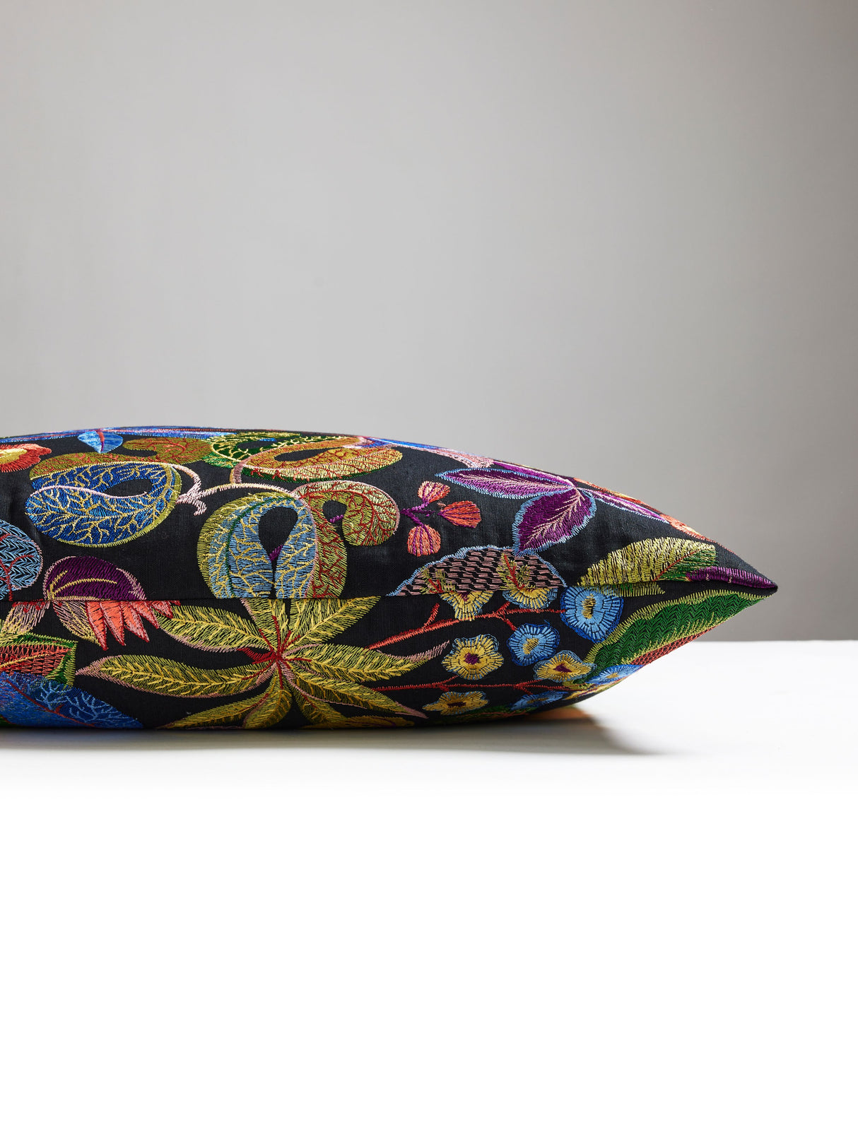 Scalamandre S7 0003SDDK5400 GREENHOUSE PILLOW - Pillow Colle