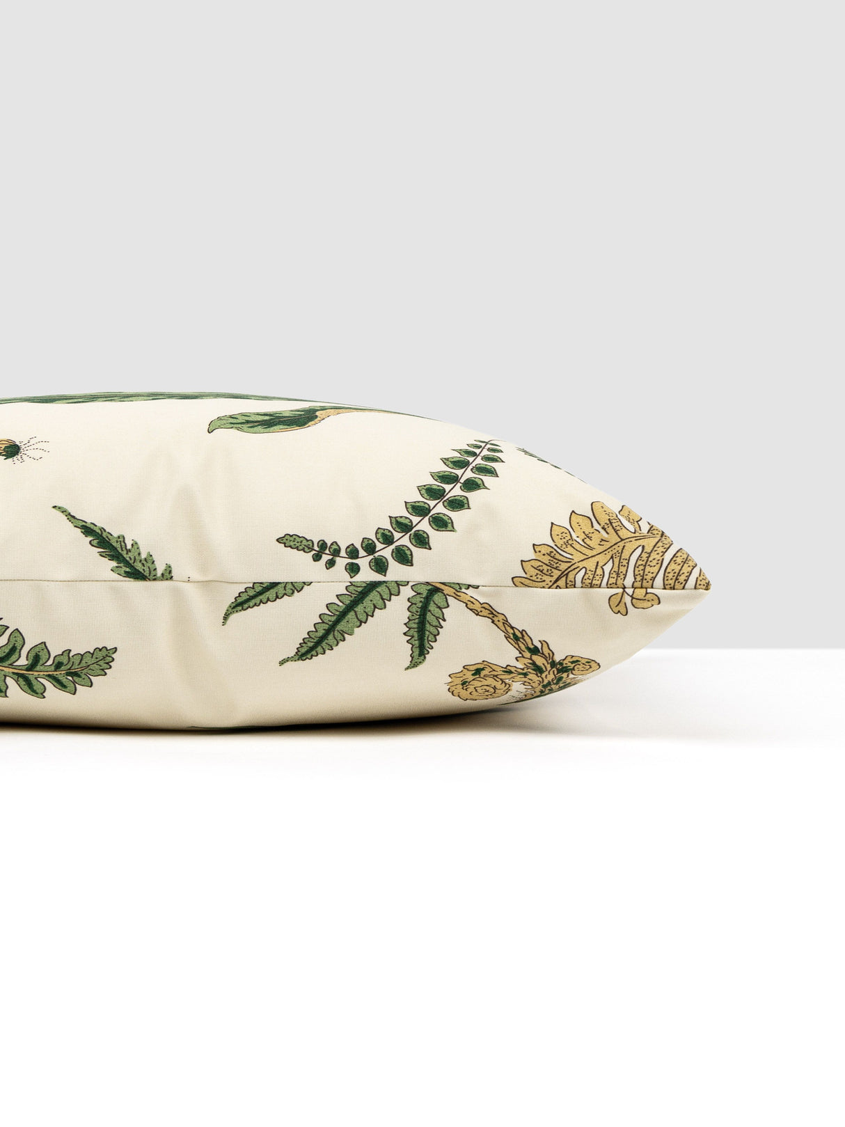 Scalamandre SC 0001ELSIEOUT ELSIE DE WOLFE OUTDOOR PILLOW -