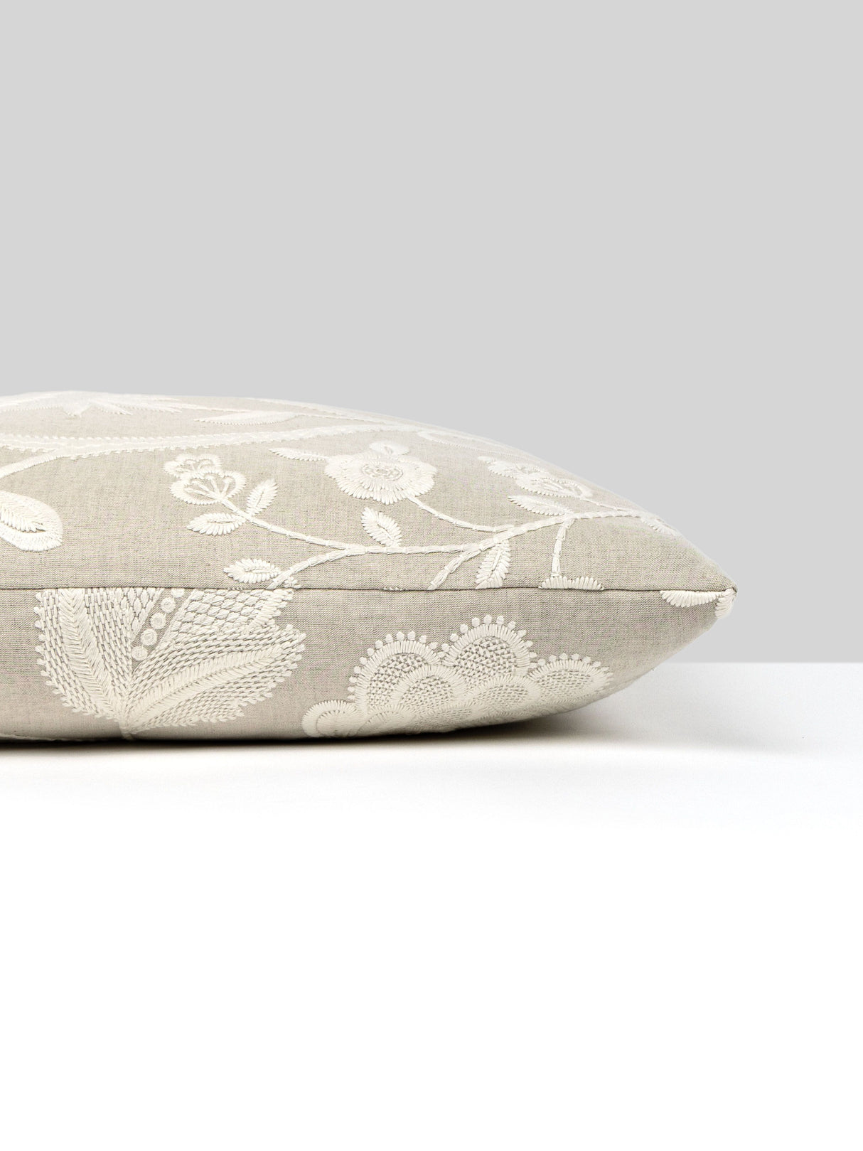 Scalamandre SC 0001SDDK27151 KENSINGTON EMBROIDERY PILLOW -