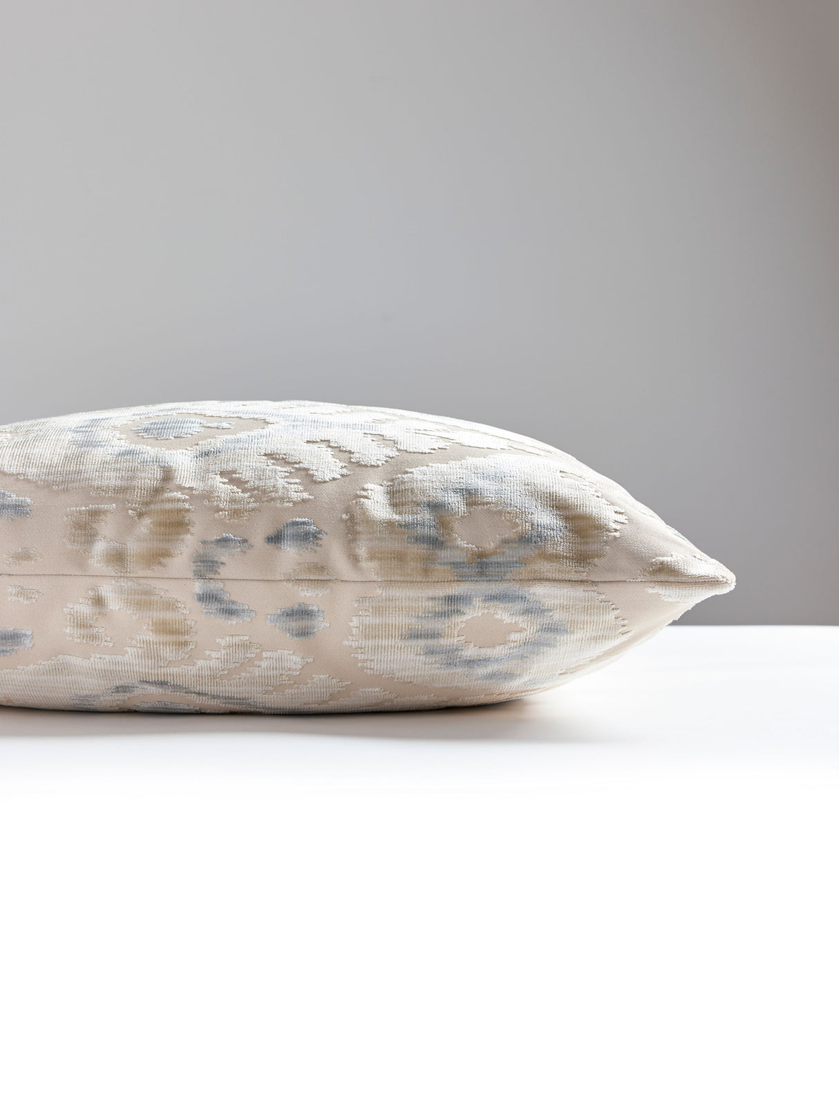 Scalamandre SC 0001TASHKPILL TASHKENT VELVET PILLOW - Pillow