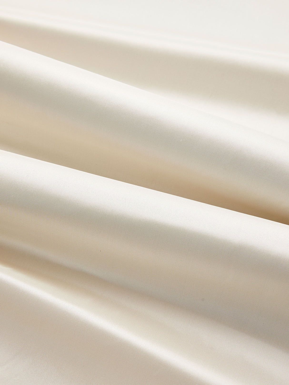 Scalamandre SC 000227250 SNOWFALL OLYMPIA SILK TAFFETA Fabric - Eade's Wallpaper