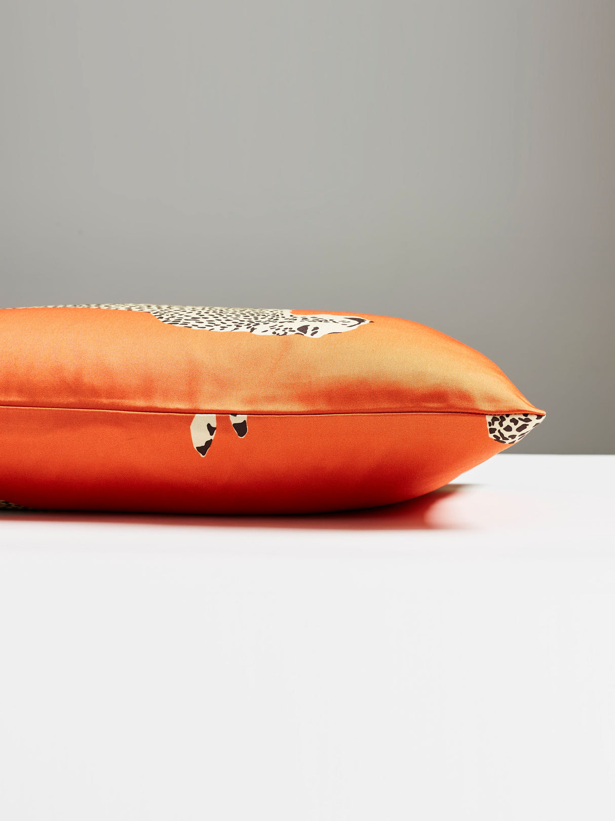 Scalamandre SC 0002LCHEETPIL LEAPING CHEETAH LUMBAR PILLOW -