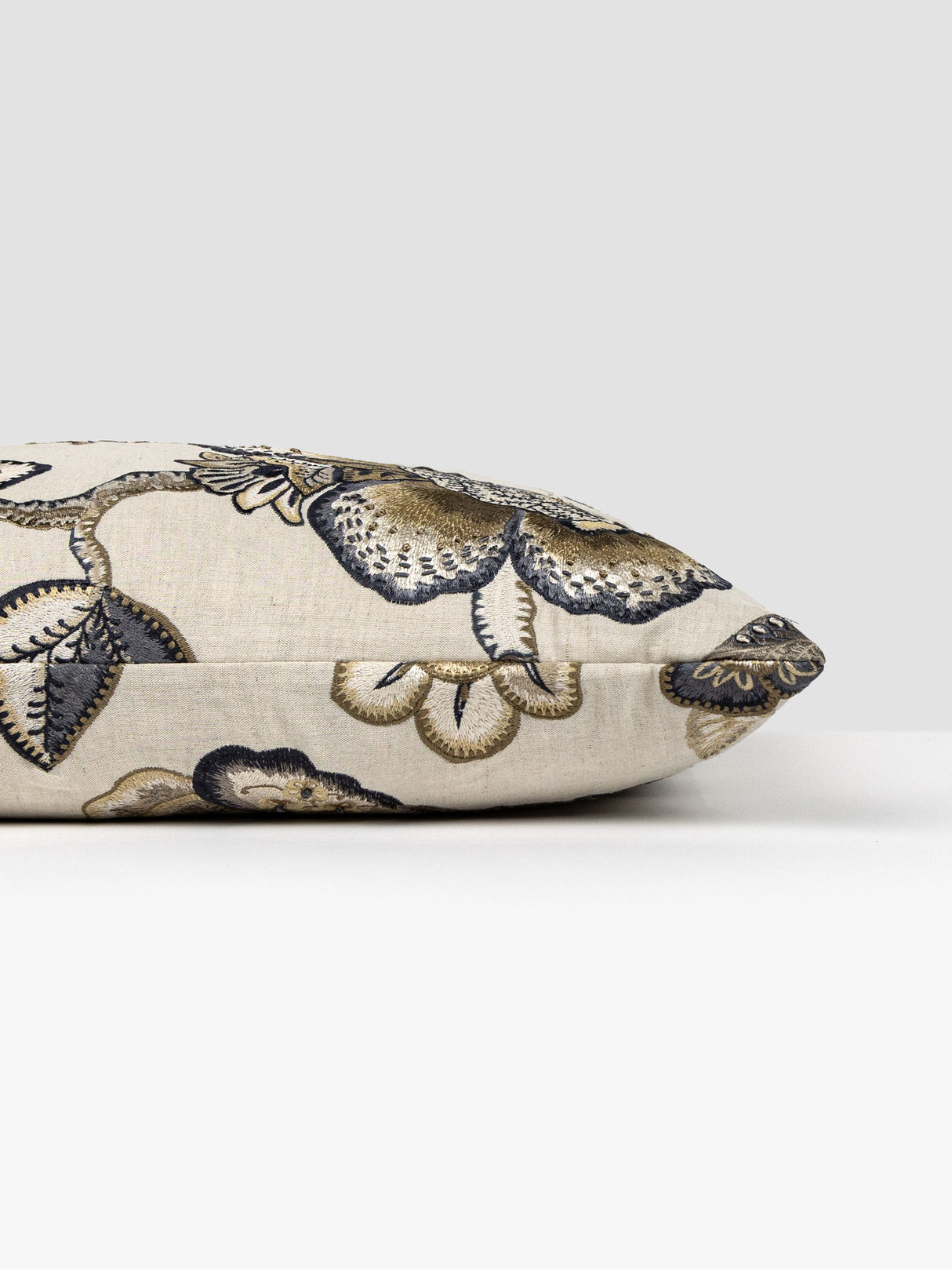 Scalamandre SC 0003SDDK27126 COROMANDEL EMBROIDERY PILLOW -