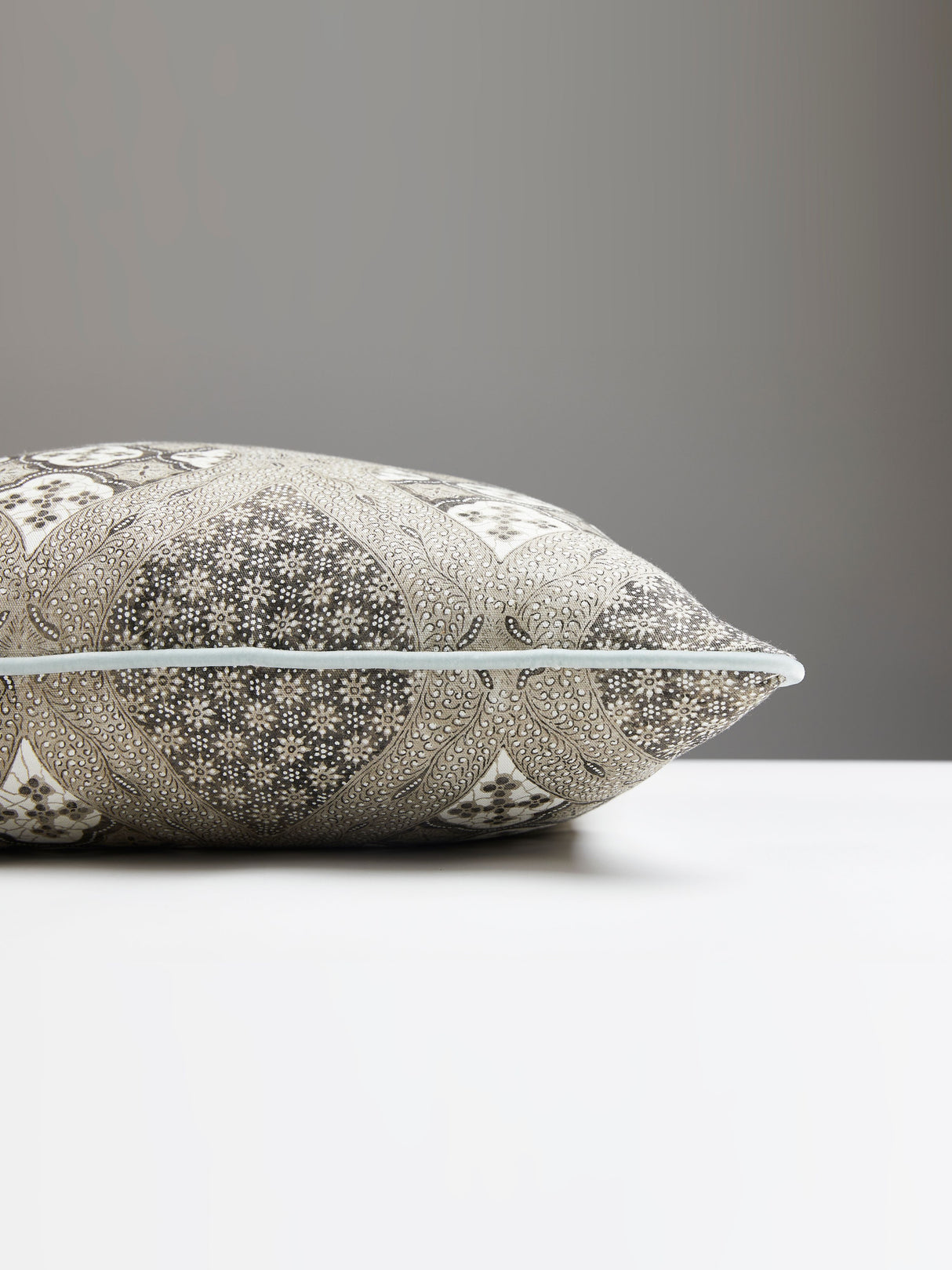 Scalamandre SC 0004FARRPILL FARRAH PRINT PILLOW - Pillow Col