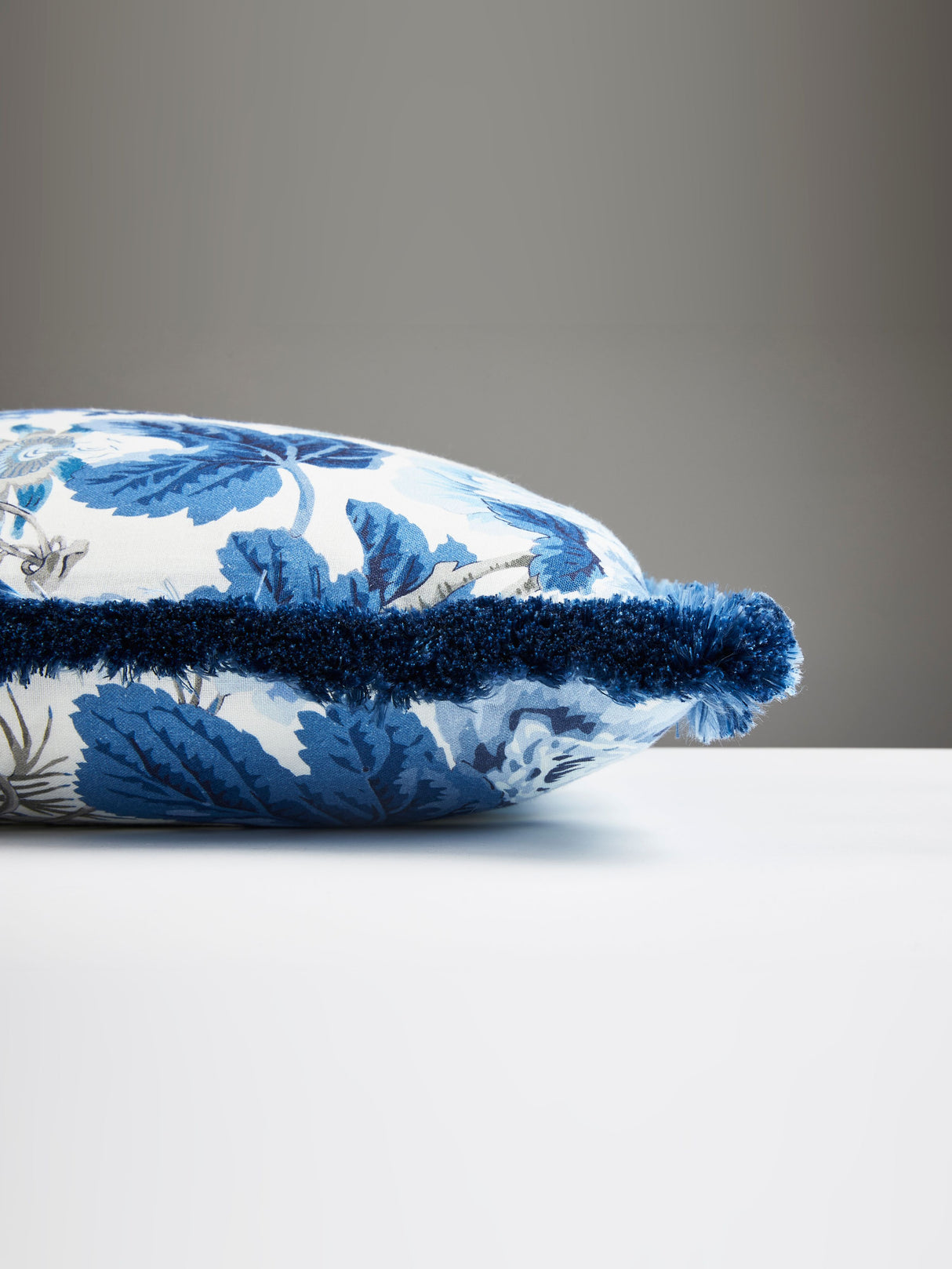 Scalamandre SC 0004HIGHPILL HIGHGROVE LINEN PRINT PILLOW - P