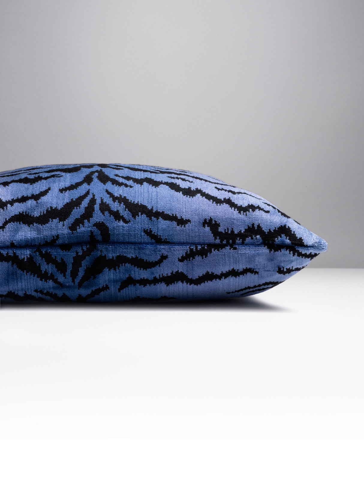 Scalamandre SC 0004TIGRPILL TIGRE PILLOW - Pillow Collection