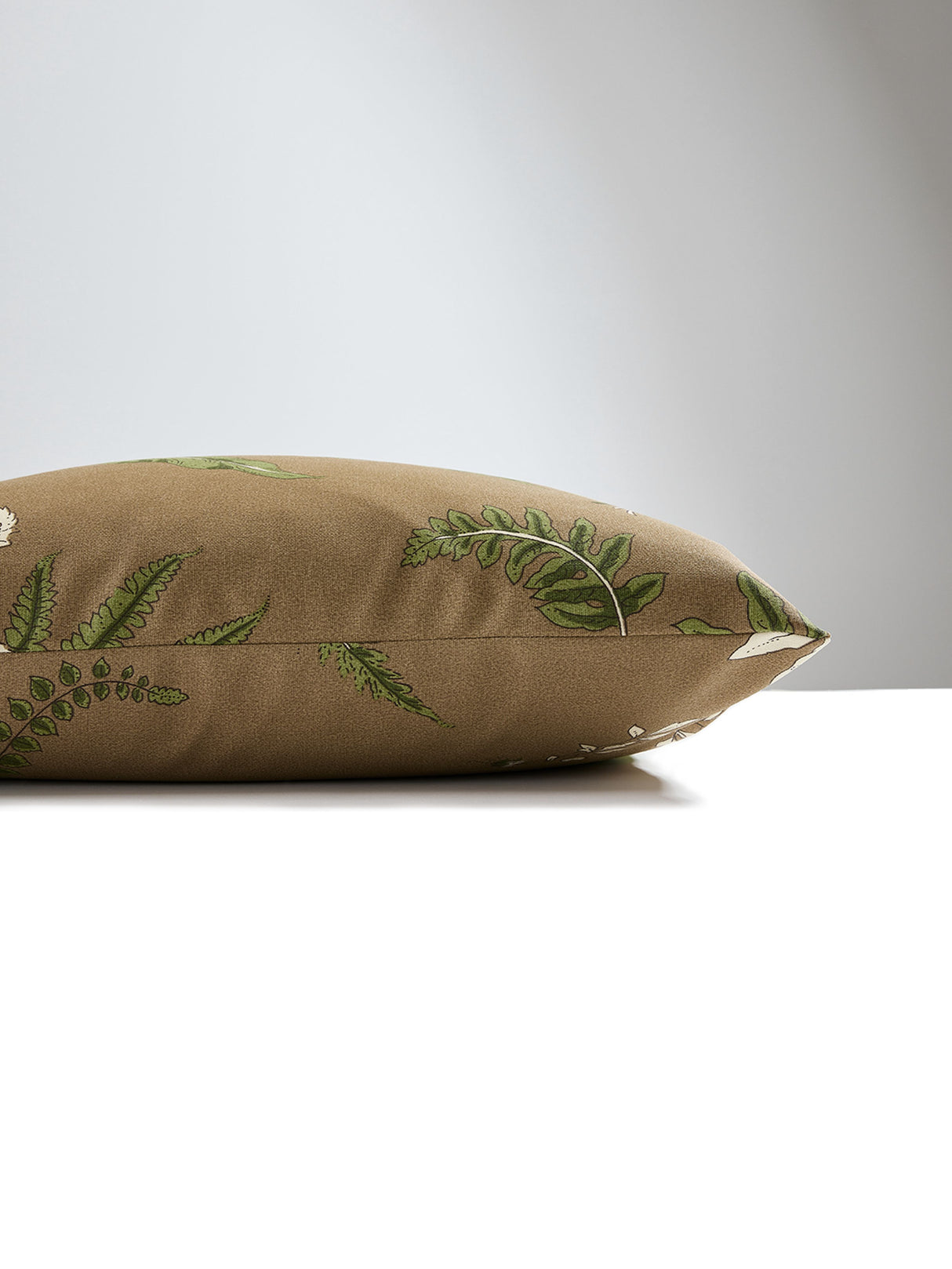 Scalamandre SC 0005ELSIEOUT ELSIE DE WOLFE OUTDOOR PILLOW -