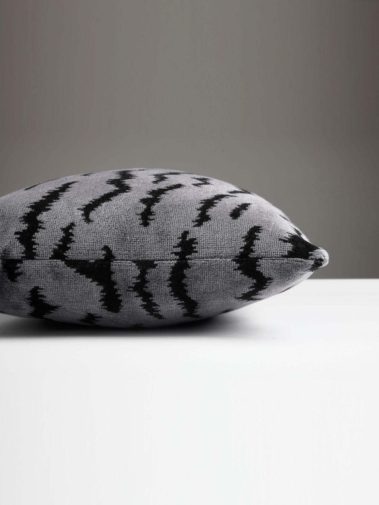 Scalamandre SC 0005LTIGRPILL TIGRE LUMBAR PILLOW - Pillow Co