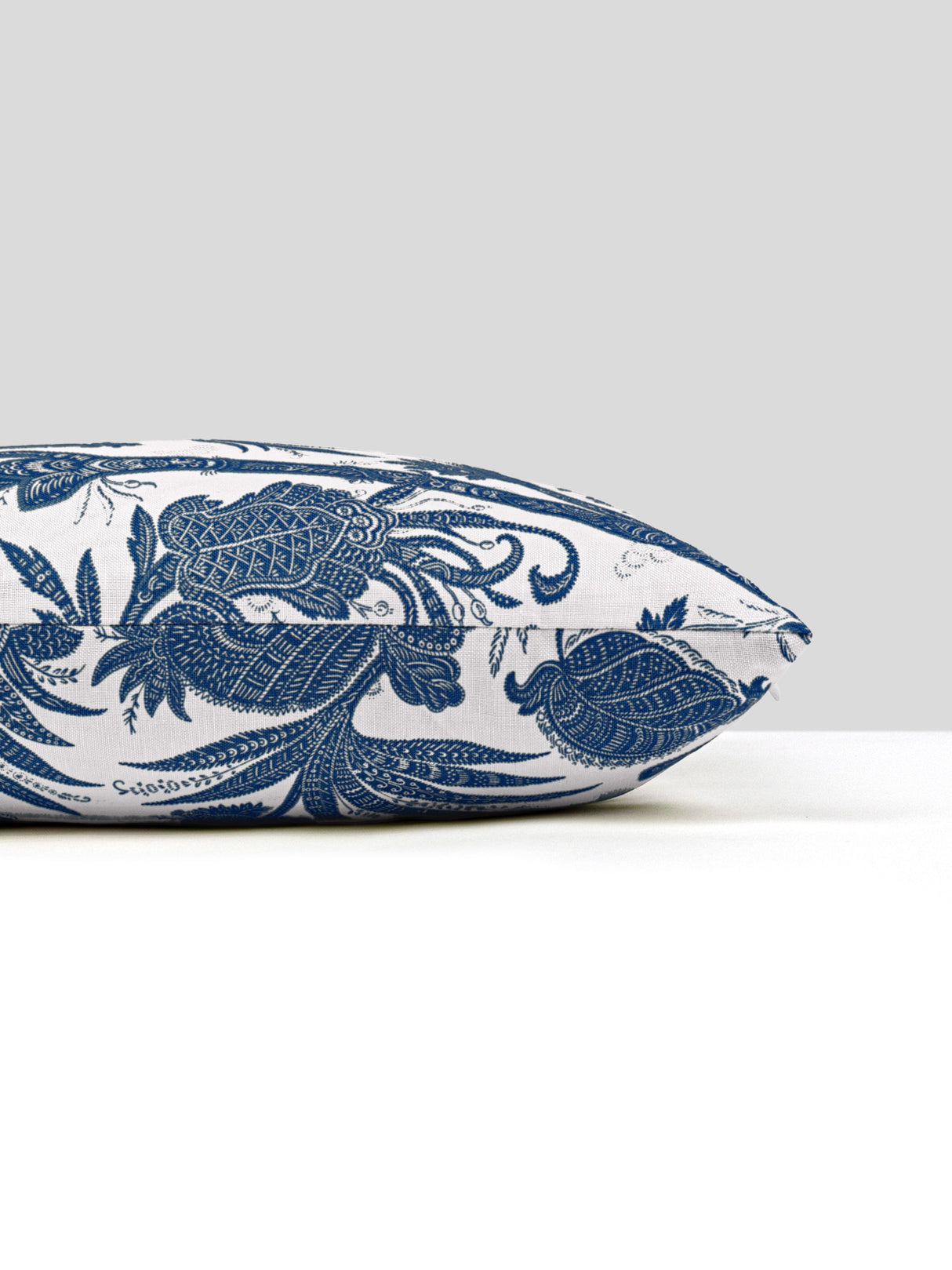 Scalamandre SC 0005SDDK16575 BALINESE PEACOCK PILLOW - Pillo