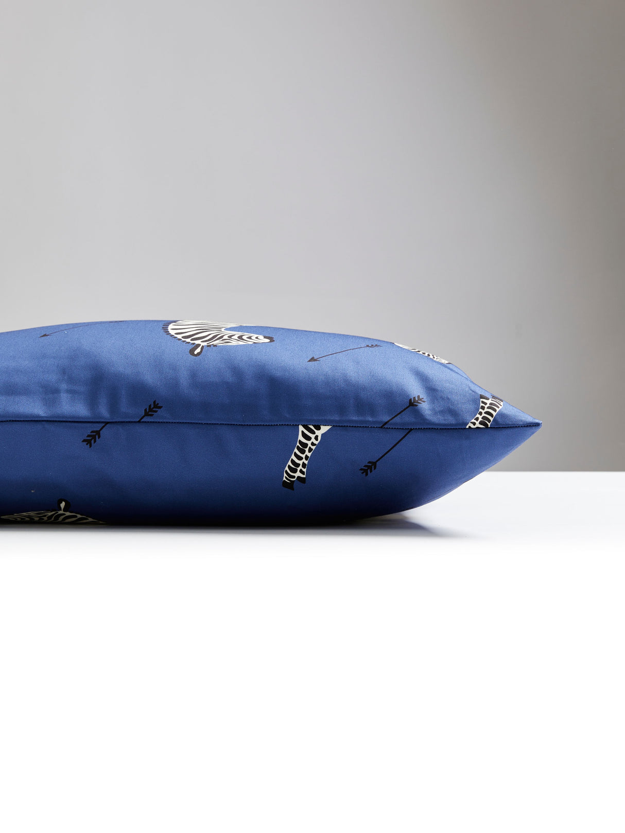 Scalamandre SC 0006LPZEBPILL ZEBRAS PETITE LUMBAR PILLOW - P