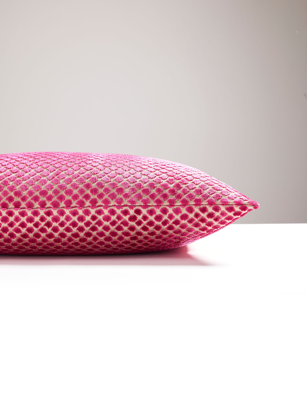 Scalamandre SC 0006SDDK27022 ETOSHA VELVET PILLOW - Pillow C