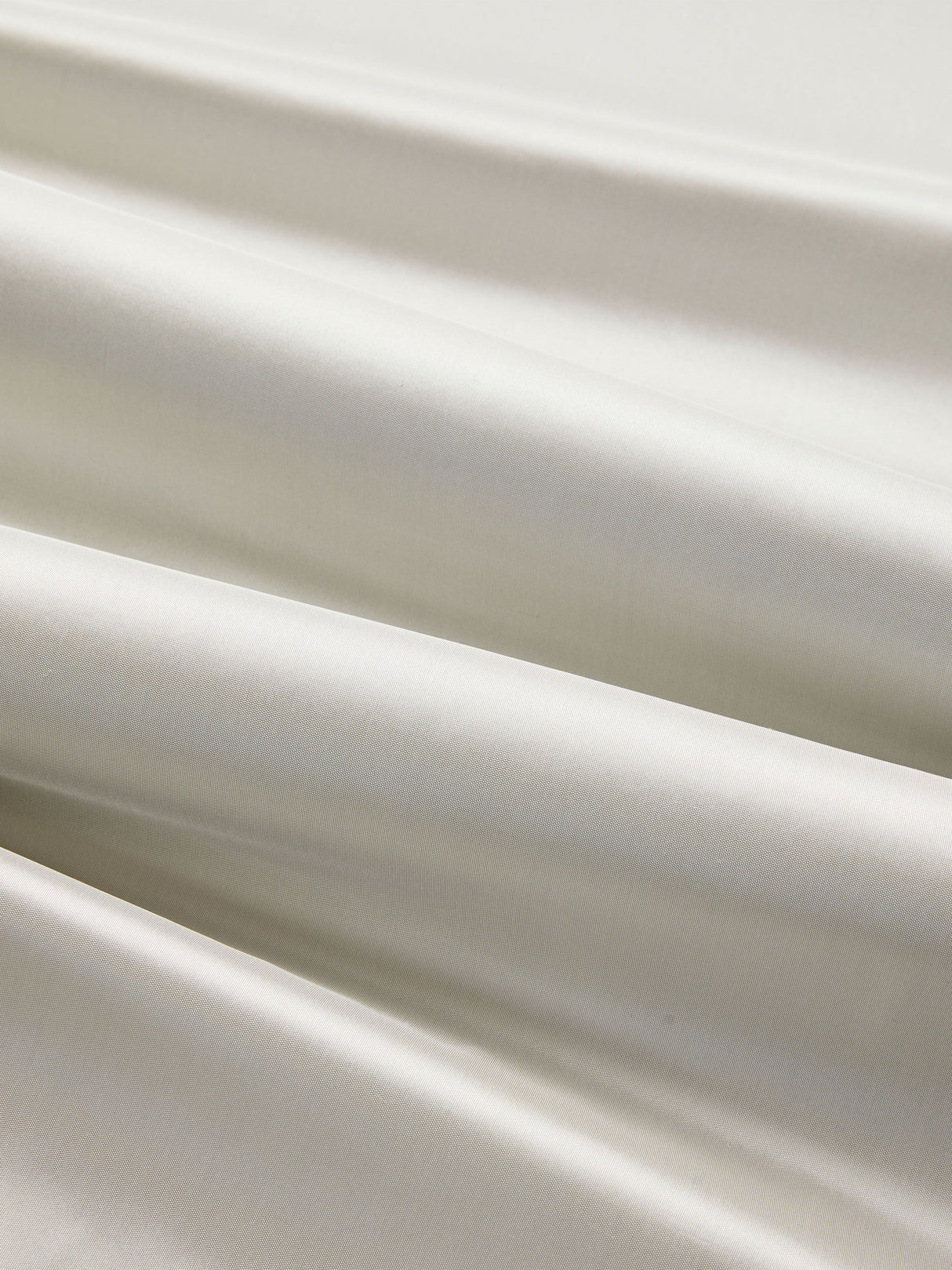 Scalamandre SC 000927250 STARLIGHT OLYMPIA SILK TAFFETA Fabric - Eade's Wallpaper