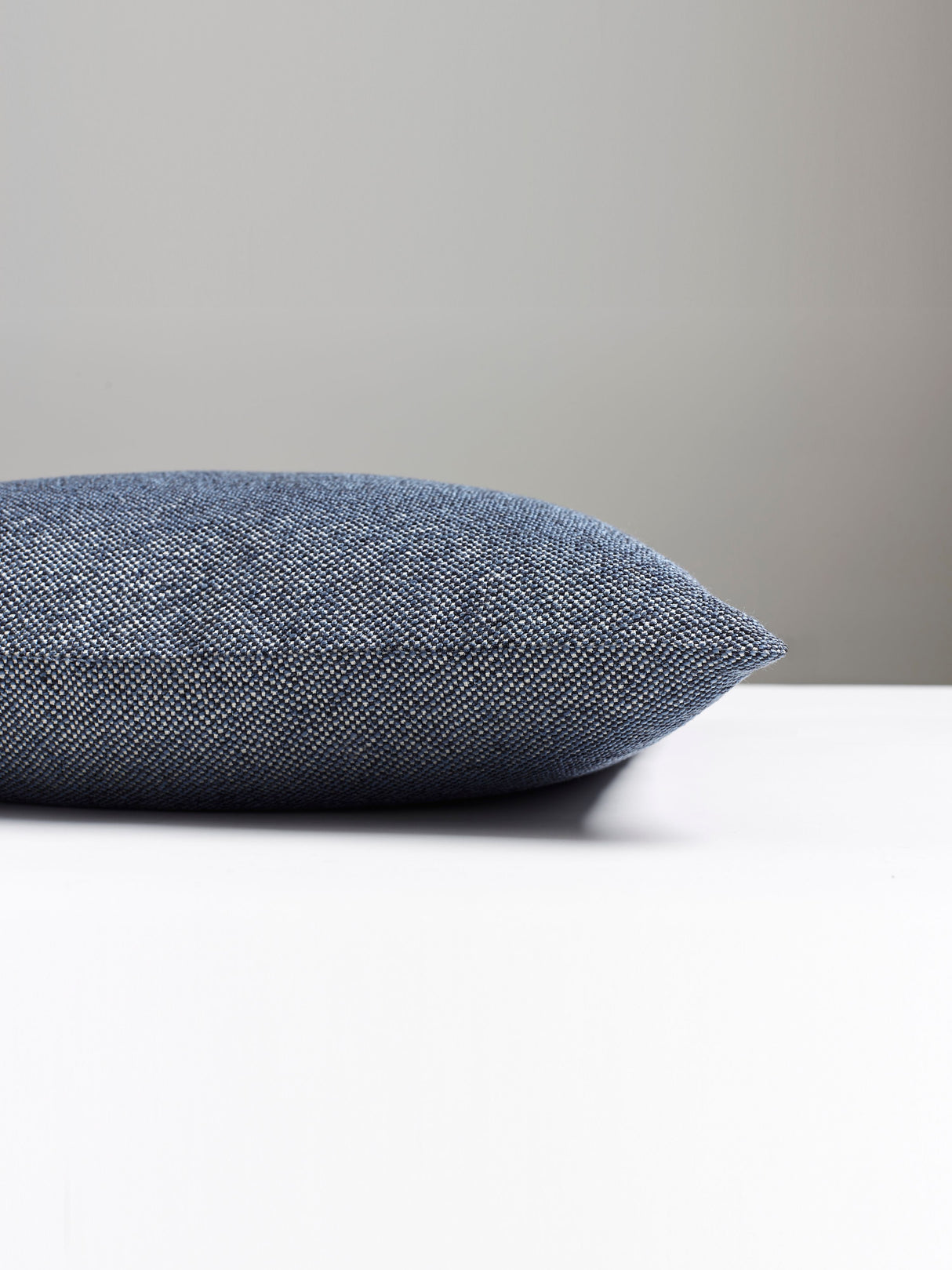 Scalamandre SC 0015CITYPILL CITY TWEED PILLOW - Pillow Colle