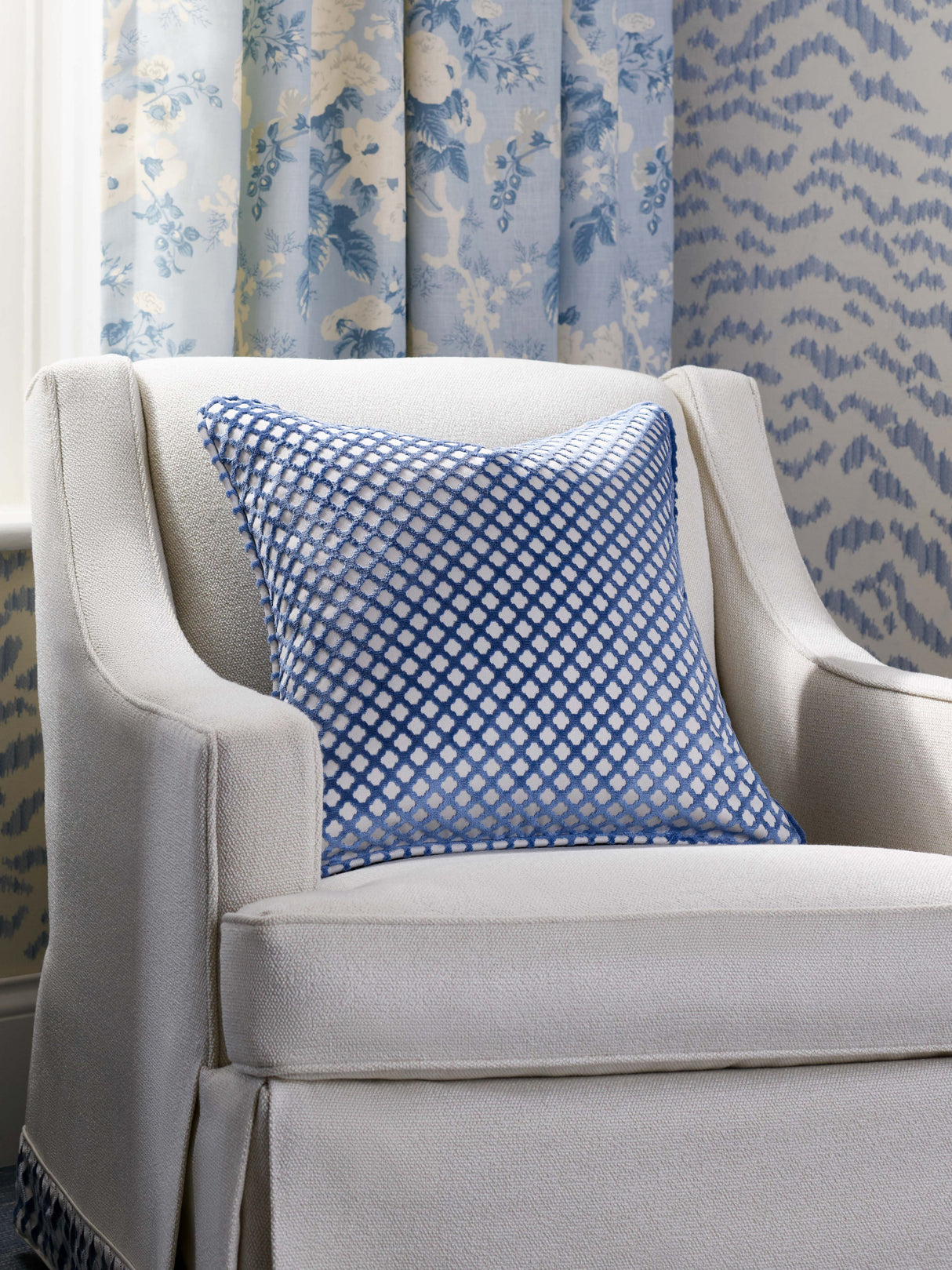 Scalamandre SC 0018POMFPILL POMFRET PILLOW - Pillow Collecti