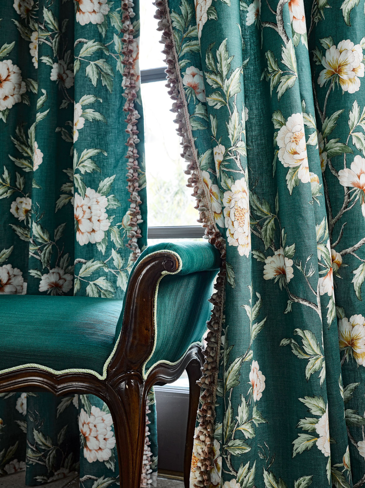 Scalamandre SC 000216616 EMERALD ISLE PEONIA LINEN PRINT Fabric - Eade's Wallpaper