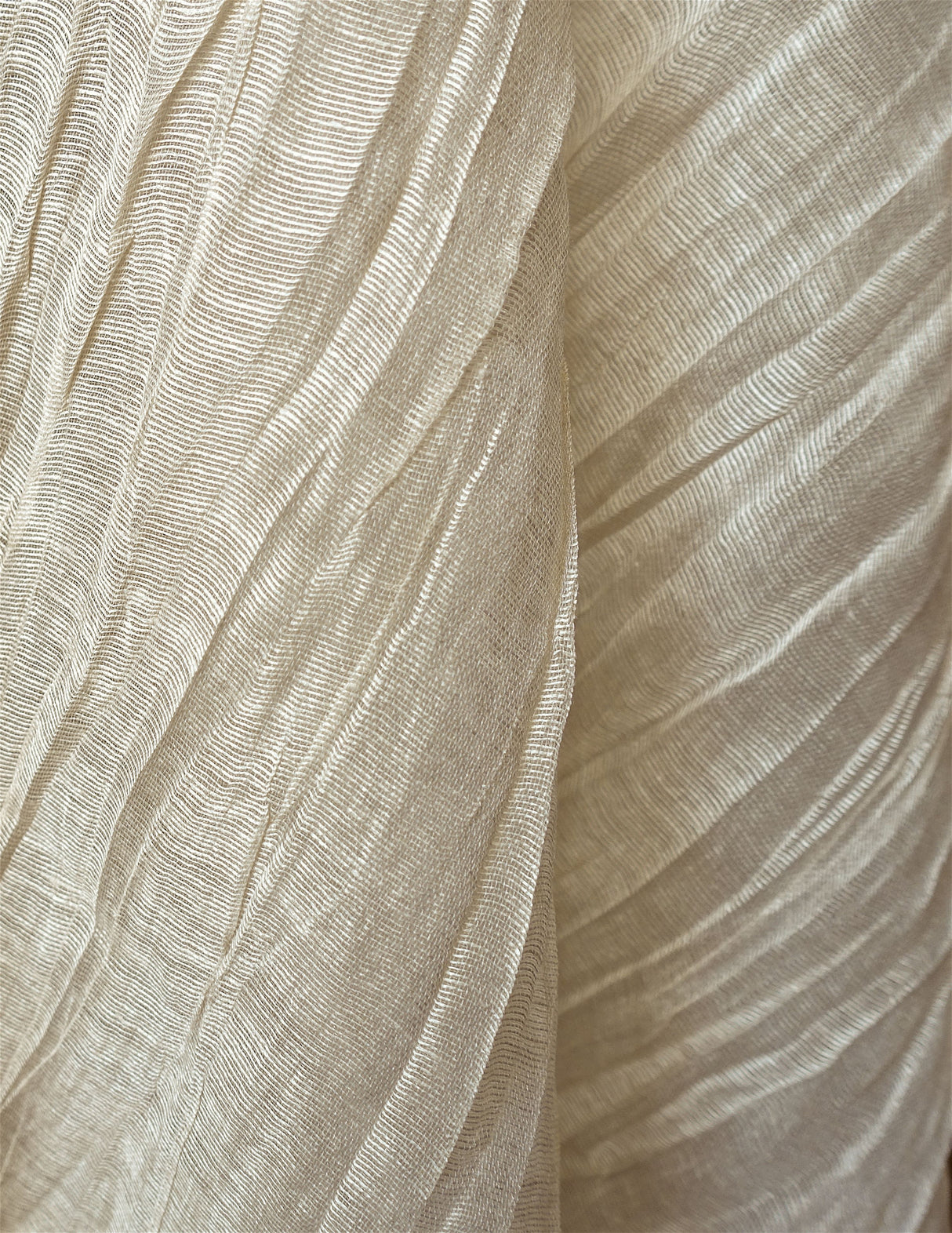 Scalamandre SC 000227052 IVORY PLEATED LINEN SHEER Fabric - Eade's Wallpaper