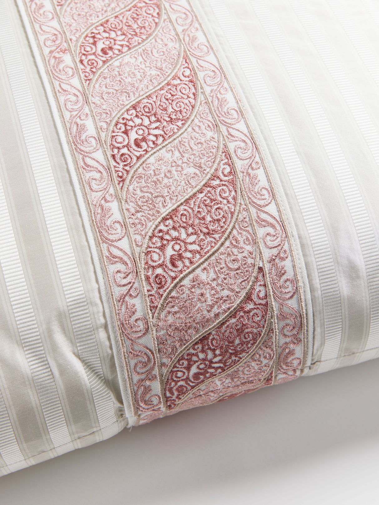 Scalamandre SC 3025SDDTT3340 PAISLEY/SHIRRED STRIPE PILLOW -