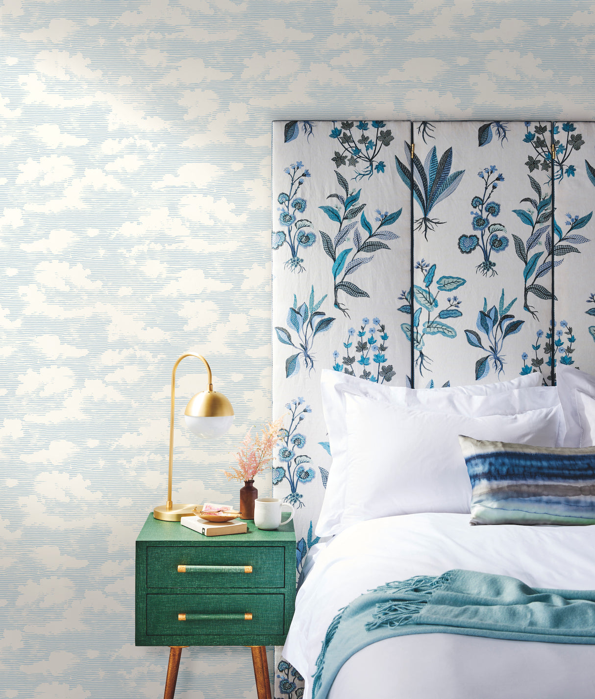 York SS2524 Cloud Cover Blue Wallpaper