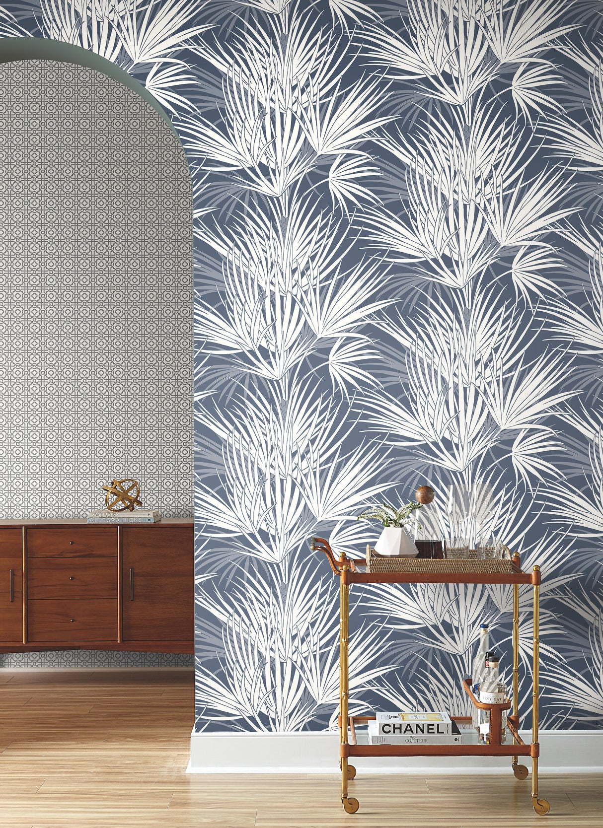 York SS2543 Palmetto Navy & White Wallpaper