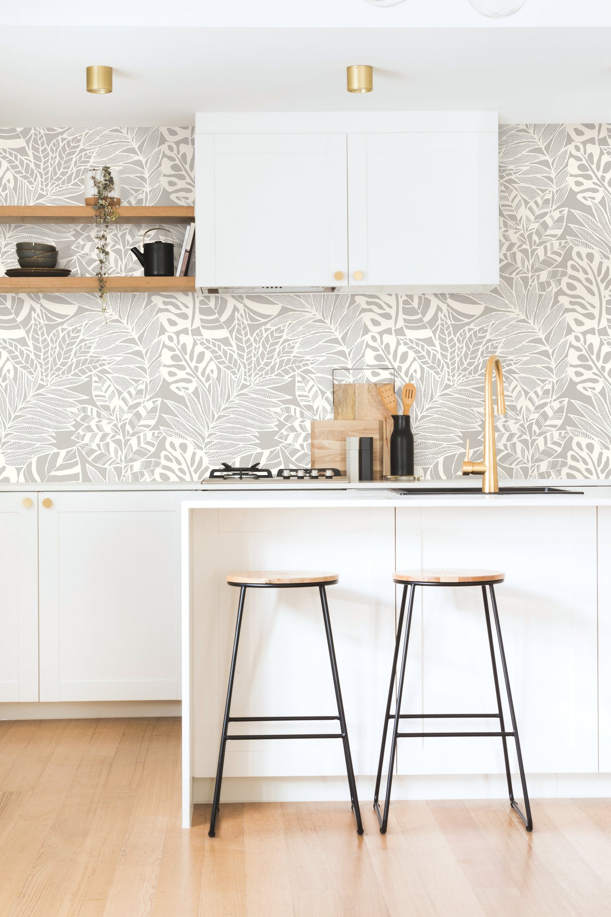 York SS2574 Jungle Leaves Grey Wallpaper