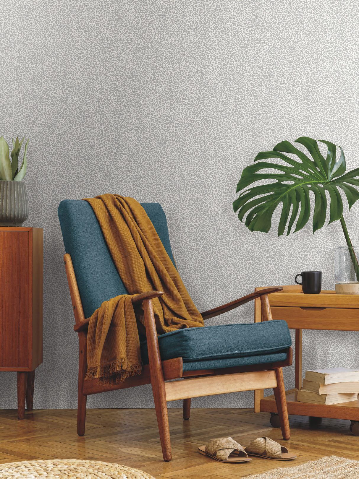 York TC2683 Leopard King Grey Wallpaper