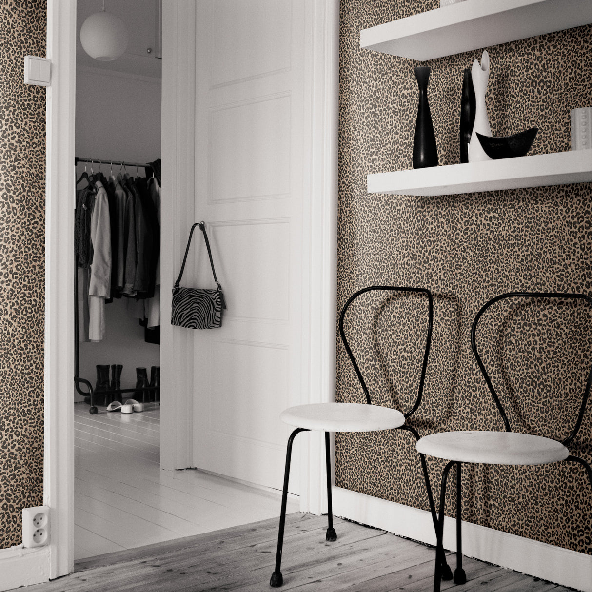 York TC2684 Leopard King Brown Wallpaper