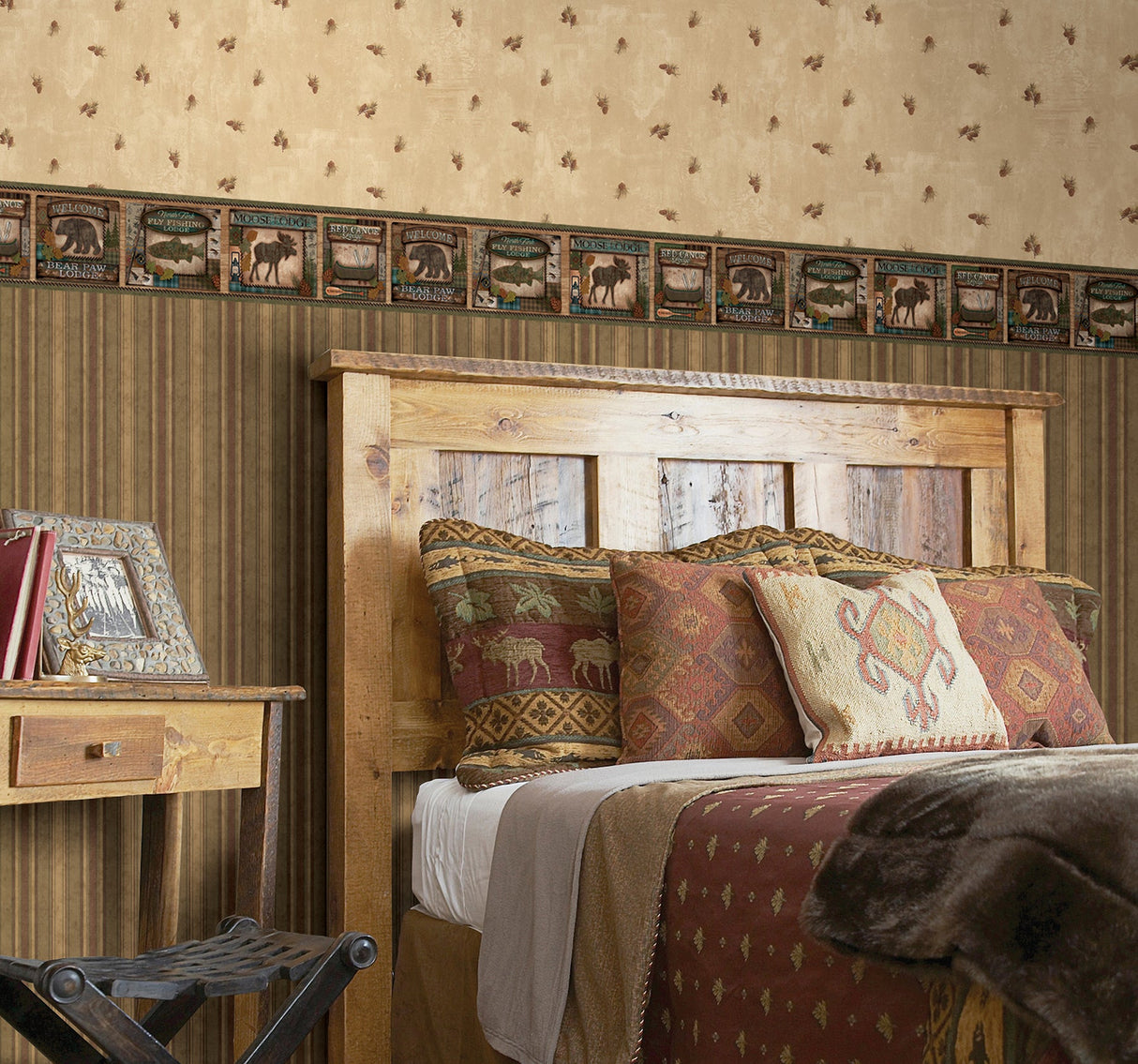 Chesapeake TLL01561B Tugalo Green Bear Paw Lodge Border