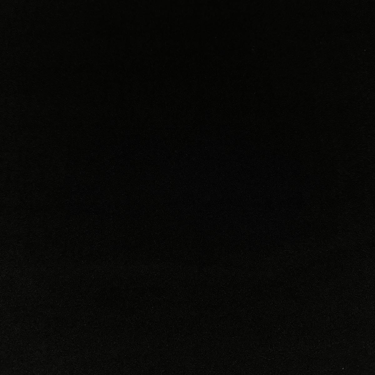 Eade’s VASTO BLACK BLACK