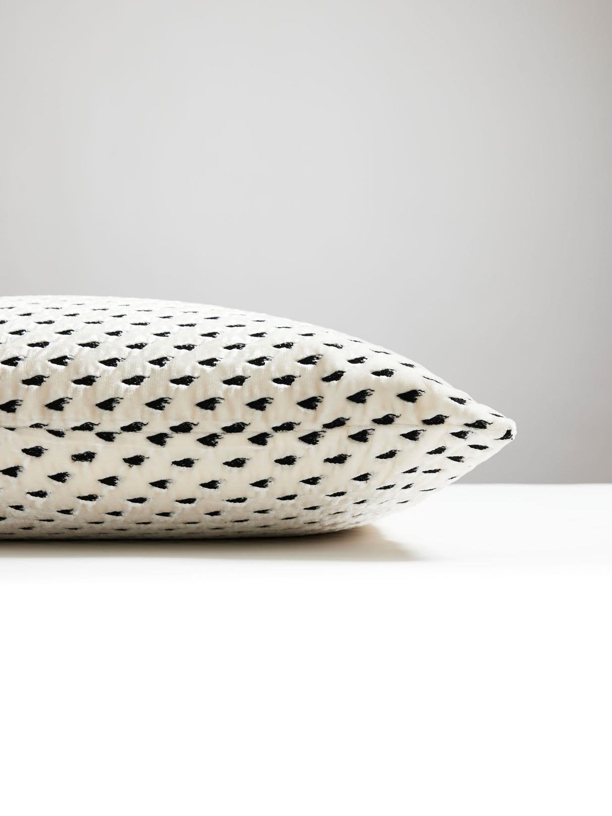 Scalamandre ZS 0001ERMIPILL ERMINE PILLOW - Pillow Collectio