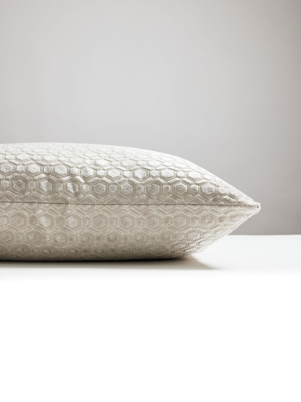 Scalamandre ZS 0004MANEPILL MANETTA PILLOW - Pillow Collecti