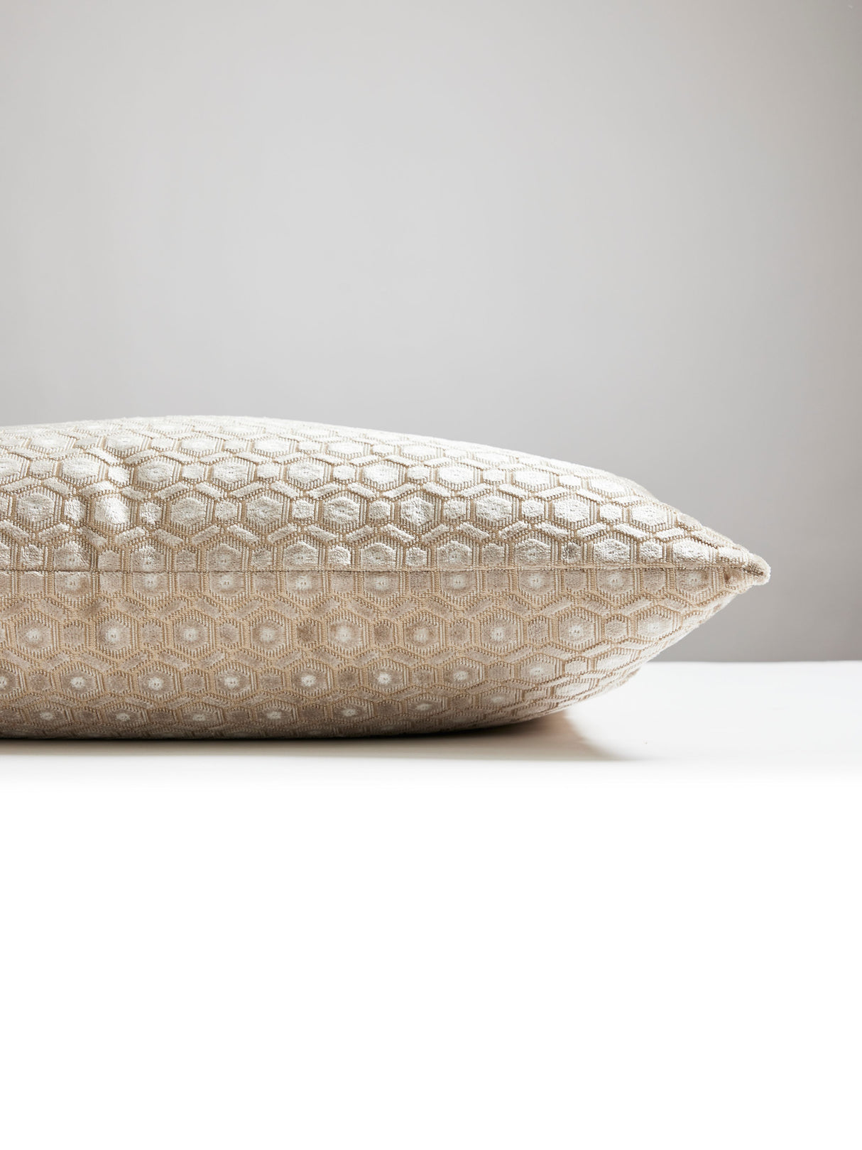Scalamandre ZS 0006MANEPILL MANETTA PILLOW - Pillow Collecti