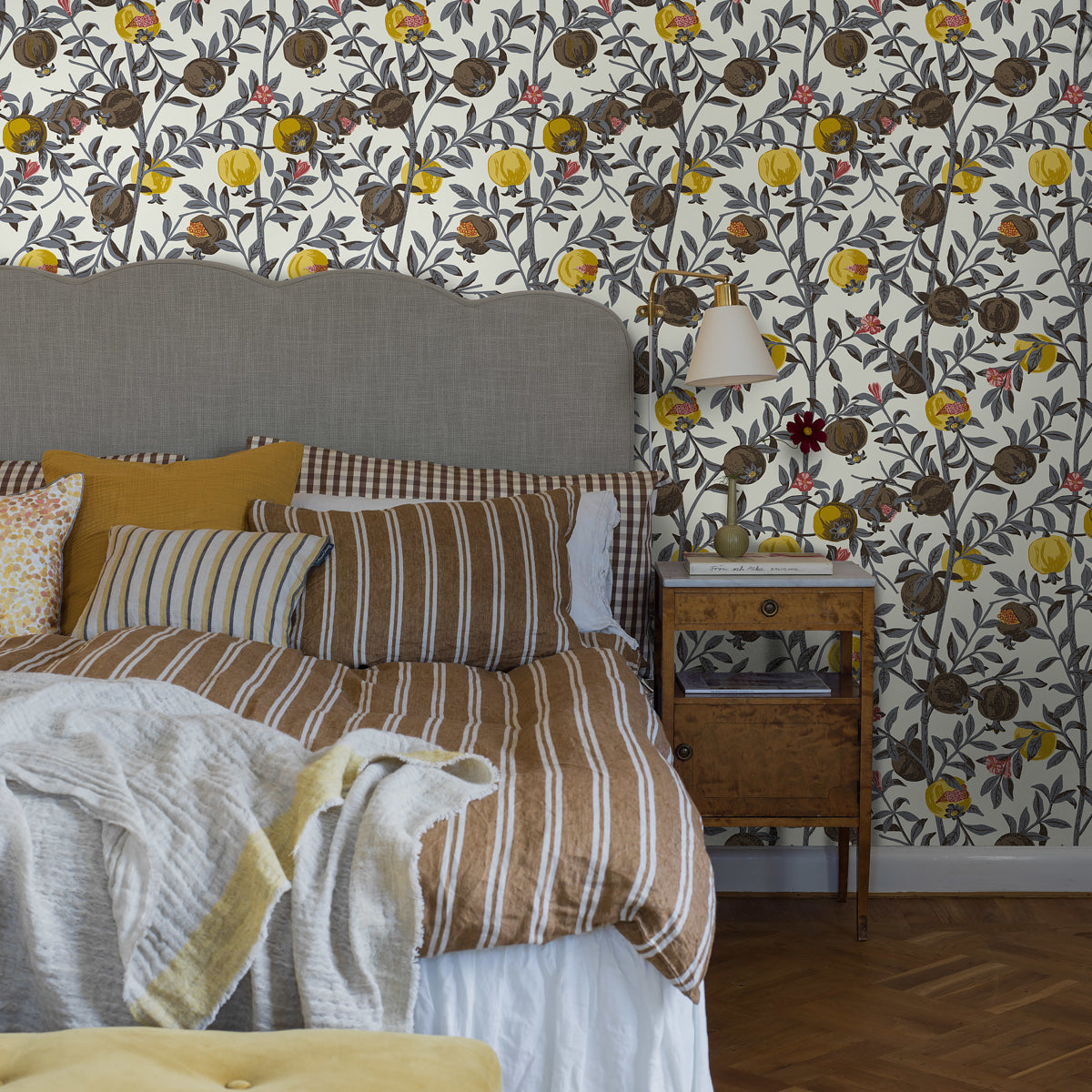Schumacher 1959 GRANATAPPLE in SLATE AND OCHRE Wallpaper - B