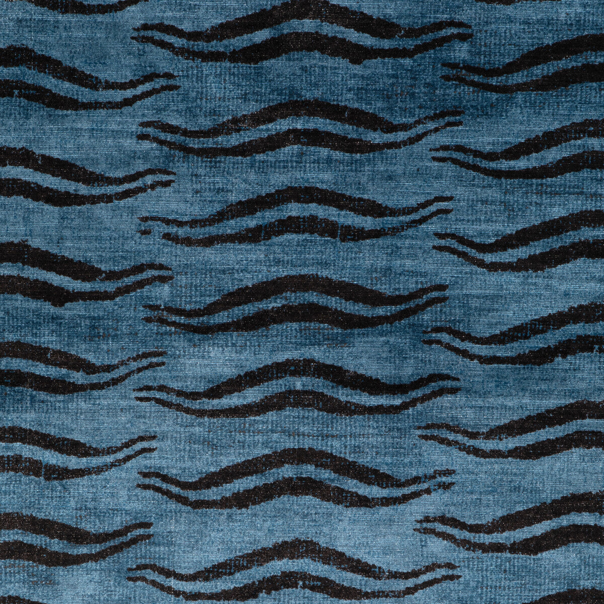 LEE JOFA 2023115.5.0 BECKETT VELVET AZURE Fabric - Eade's Wallpaper
