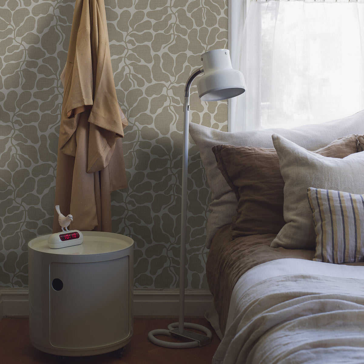 Schumacher 2075 MY SECRET GARDEN in NATURAL Wallpaper - BORÃ