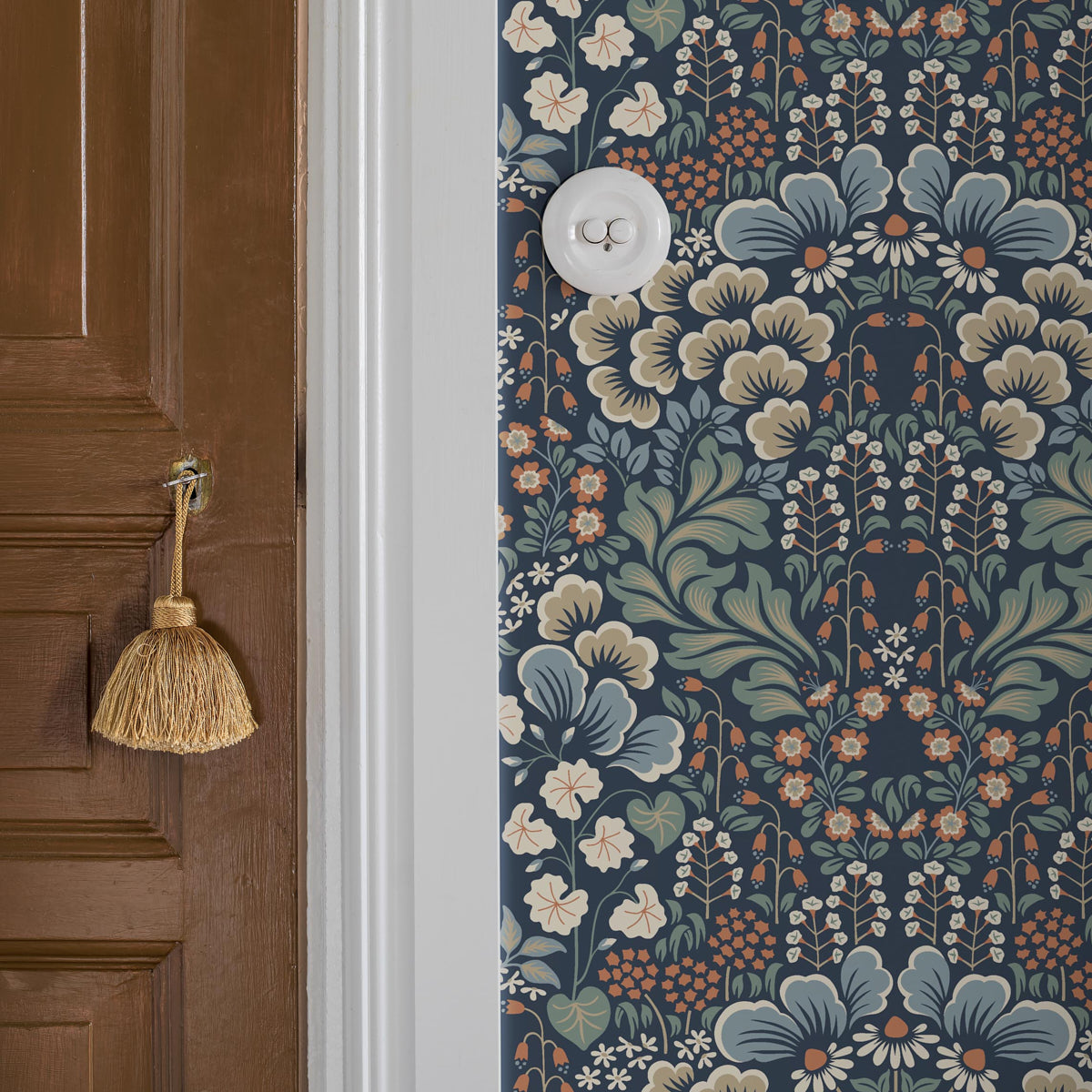 Schumacher 2097 BLOMSTERVALL in MIDNIGHT MULTI Wallpaper - B