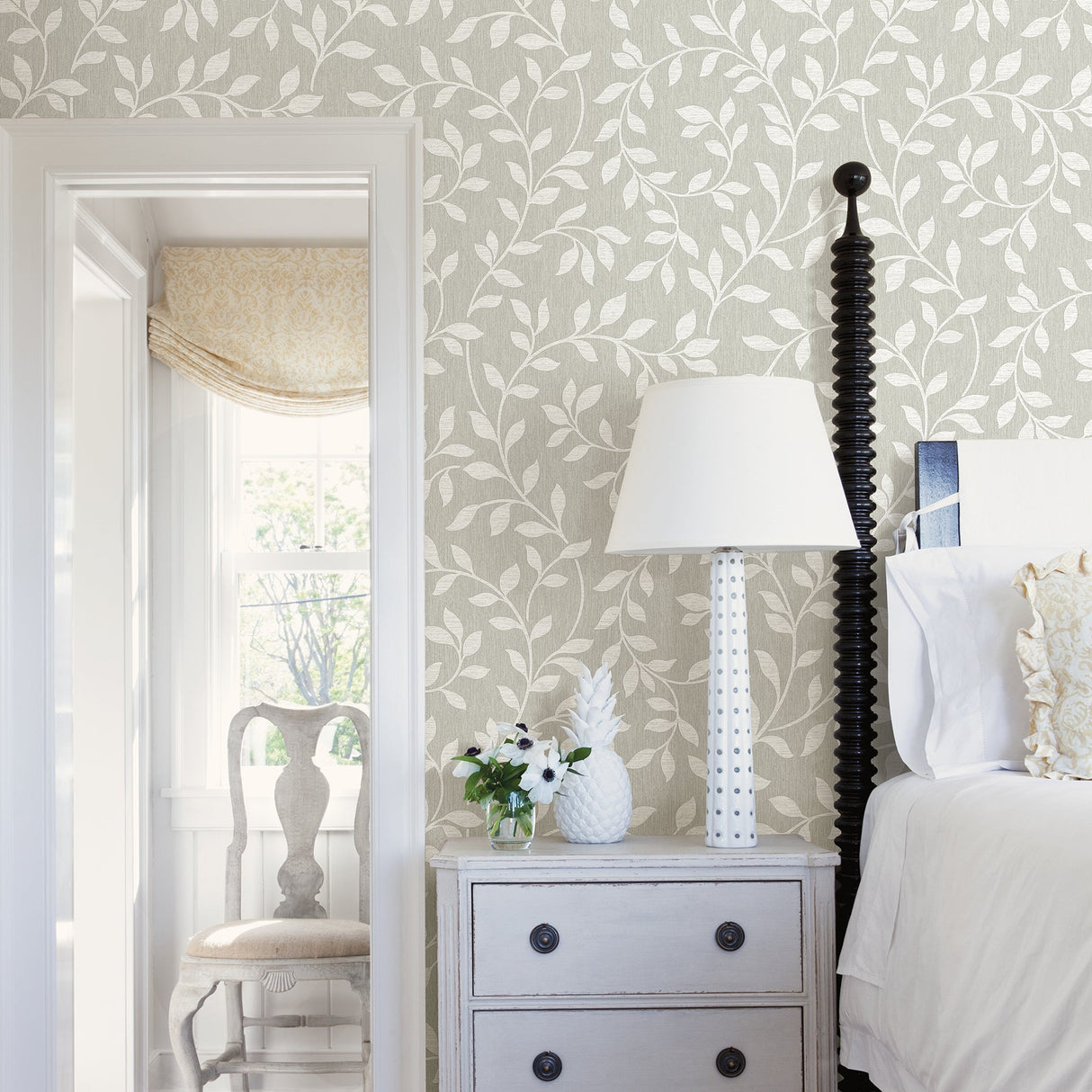 Advantage 2811-87725 Torrey Light Grey Leaf Trail Wallpaper