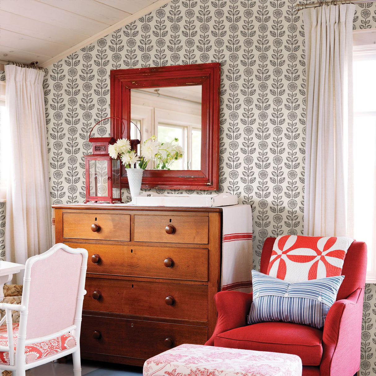 Chesapeake 3119-13511 Dolly Black Floral Wallpaper